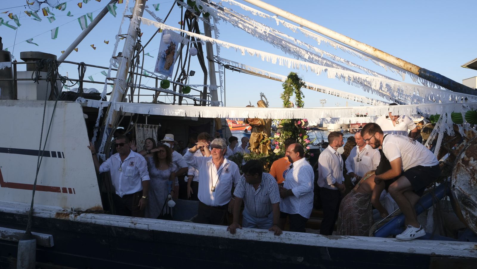 Imágenes de la procesión marinera de la Virgen del Carmen de Garrucha