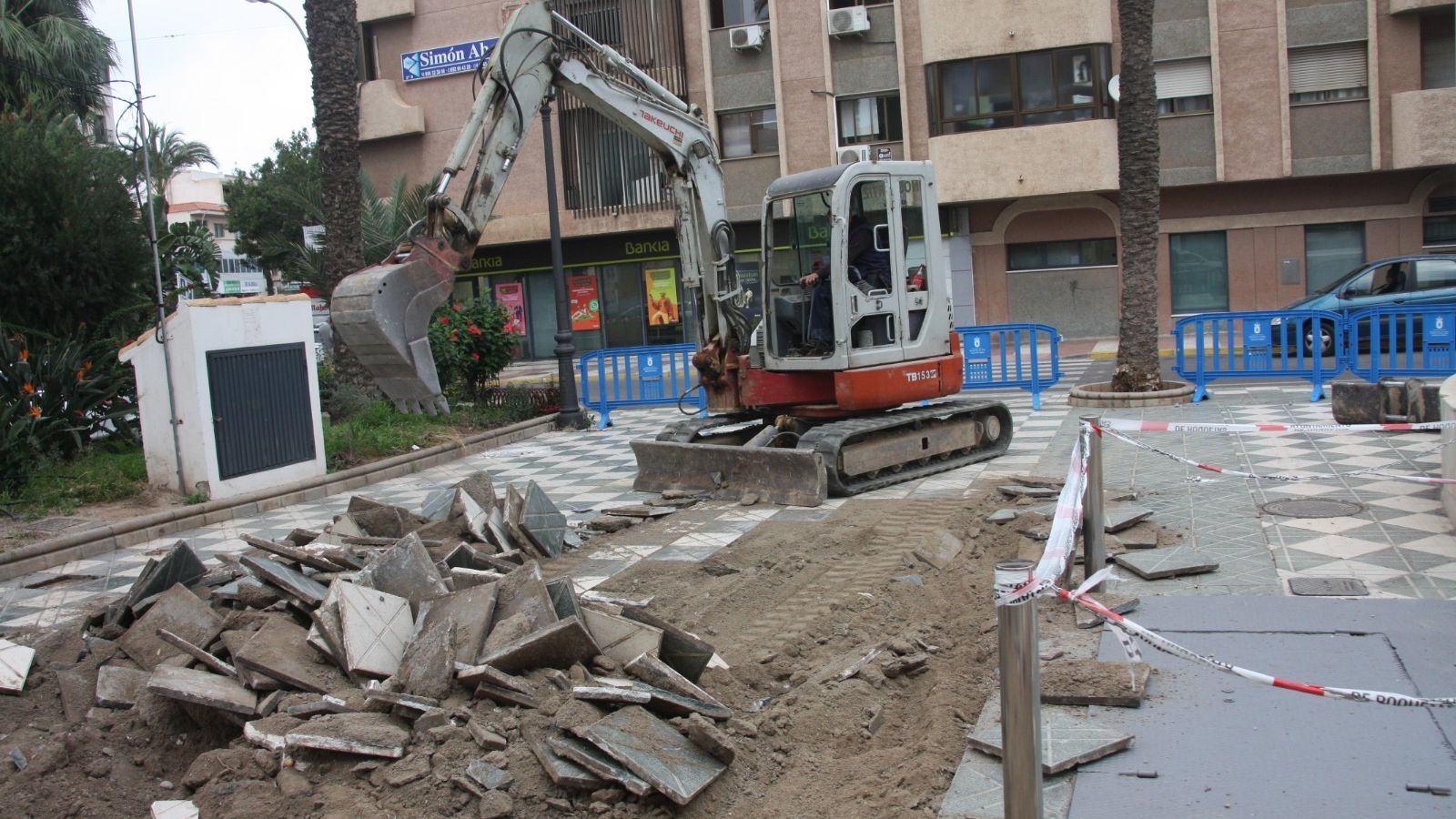 Obras en el Paseo de Los Baños.