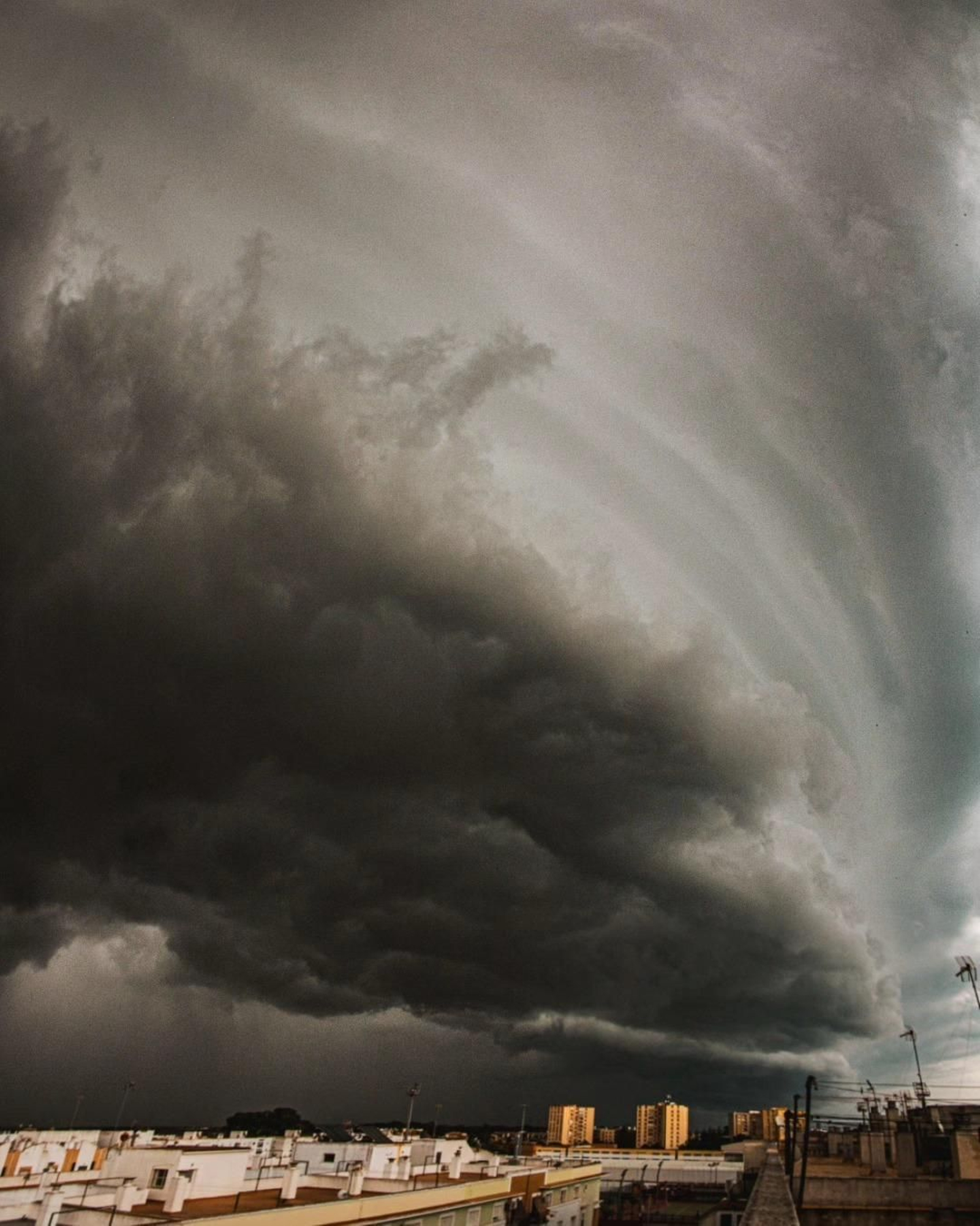 Increíble tormenta sobre Isla Cristina