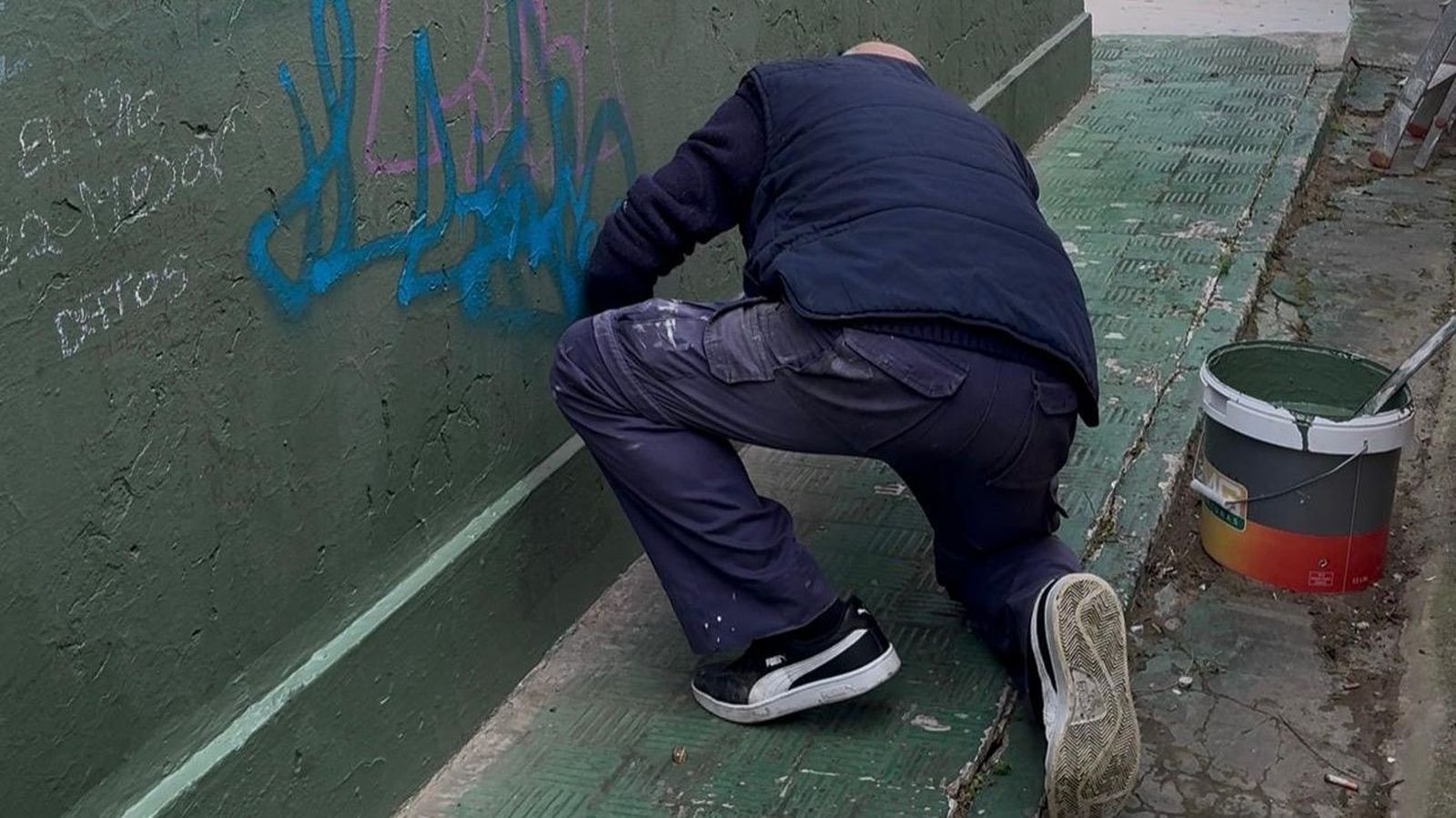 Una imagen de los trabajos en la pista de la barriada Sudamérica.
