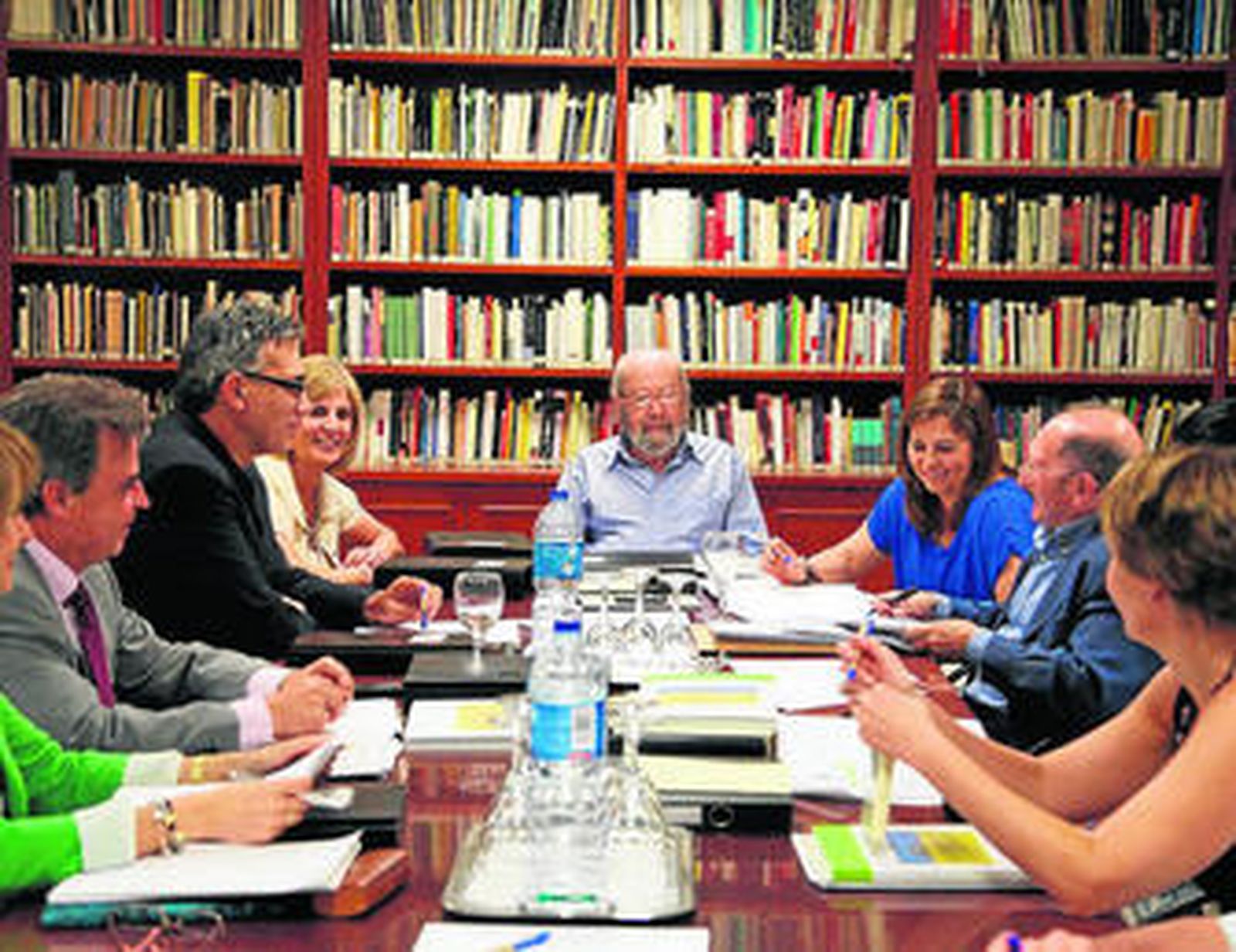 Caballero Bonald presidiendo ayer la reunión del Patronato de la Fundación.