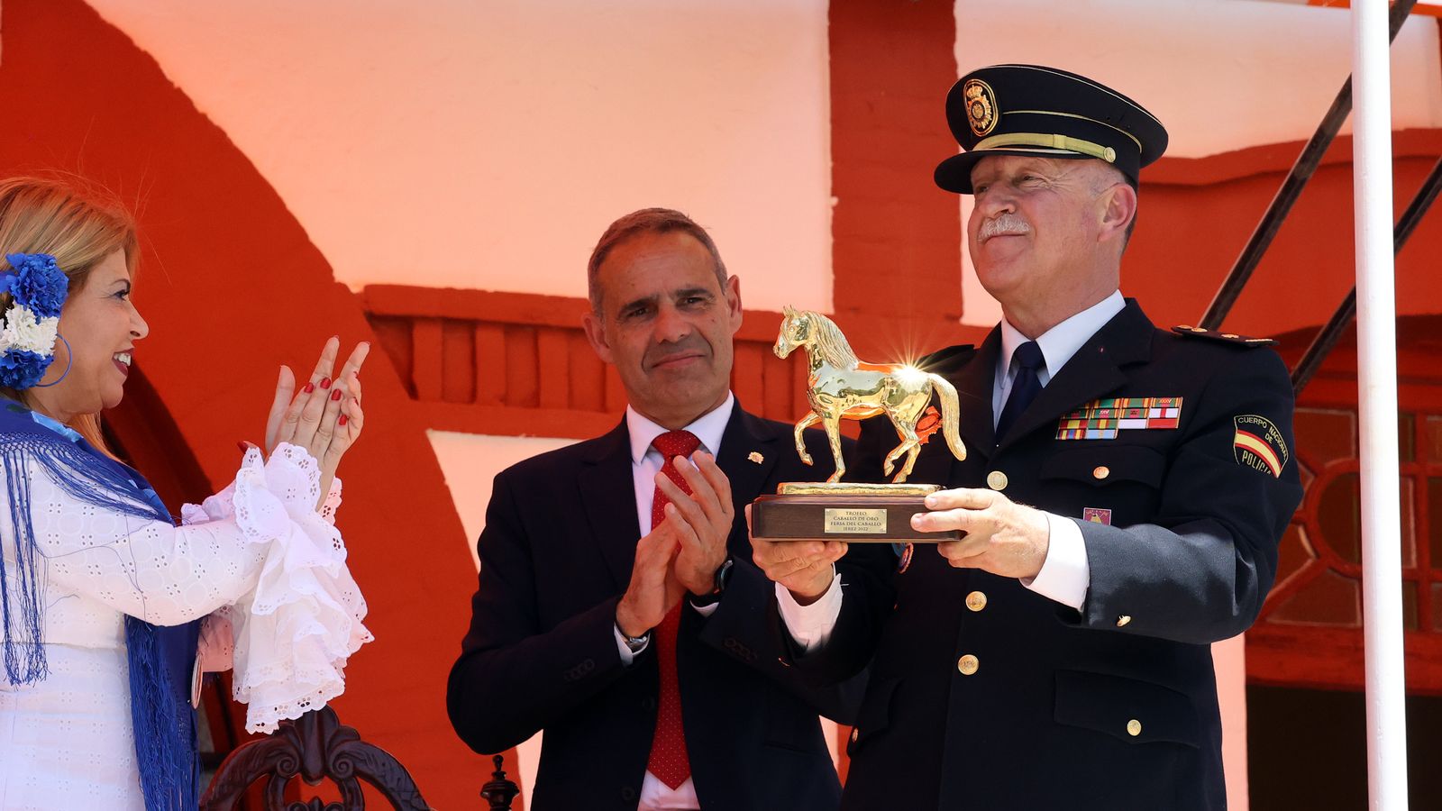 Entrega del Caballo de Oro en Jerez a la Unidad Especial de Caballería de la Policía Nacional.