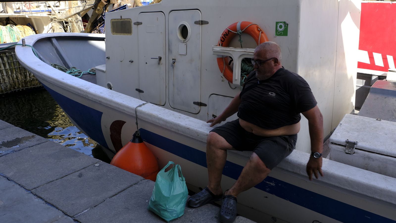 Imágenes de la visita guiada a la Lonja del Puerto Pesquero de Almería