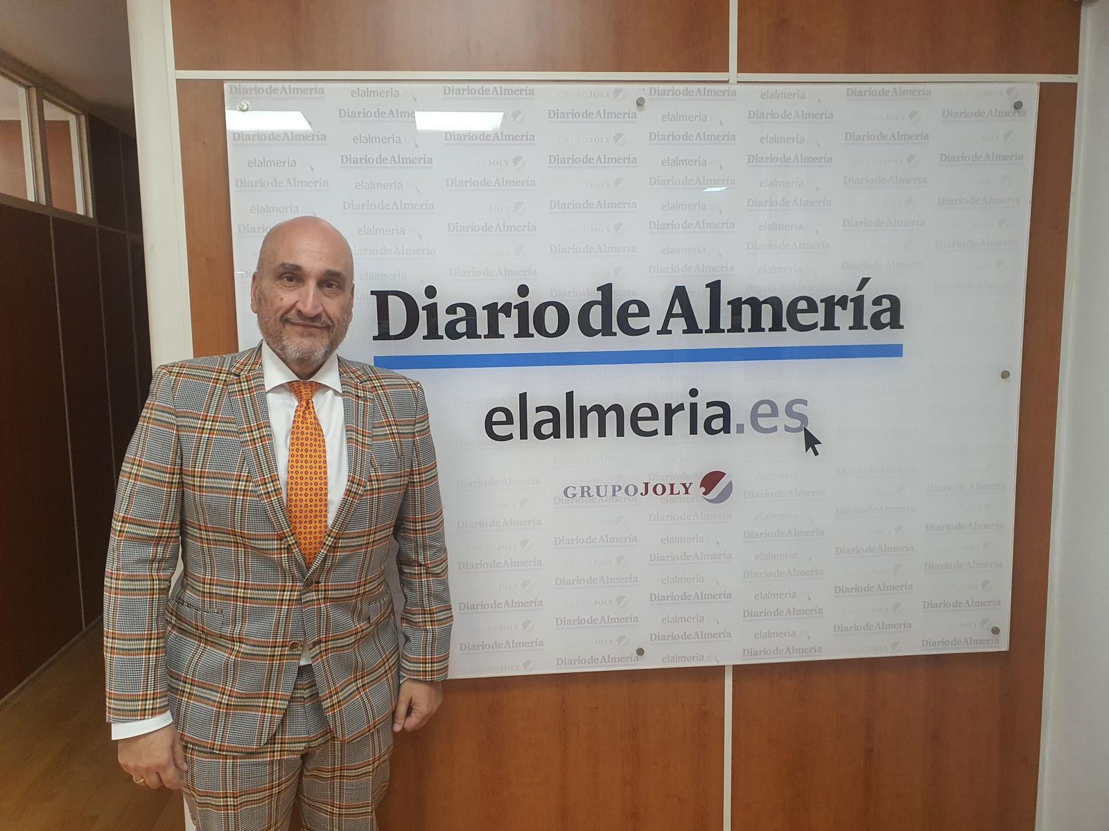 Fernando Santiago estuvo en la redacción de Diario de Almería después de unas conferencias en la UAL.