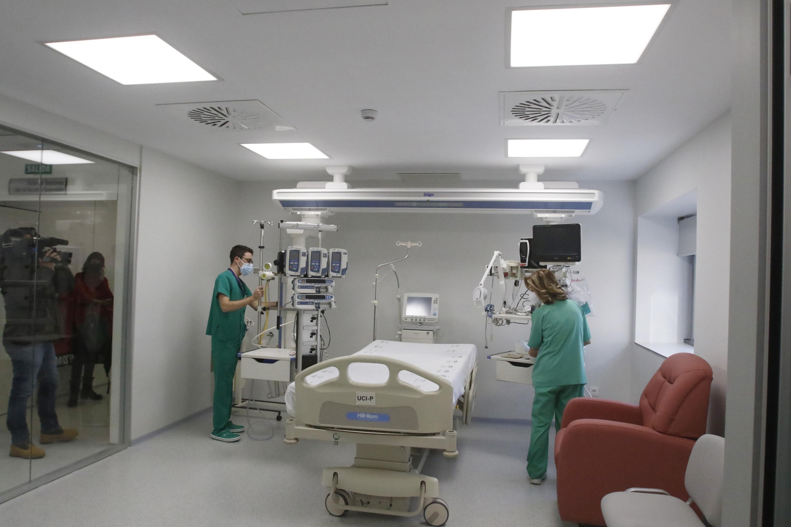 El Hospital Reina Sofía inaugura su nueva UCI Pediátrica