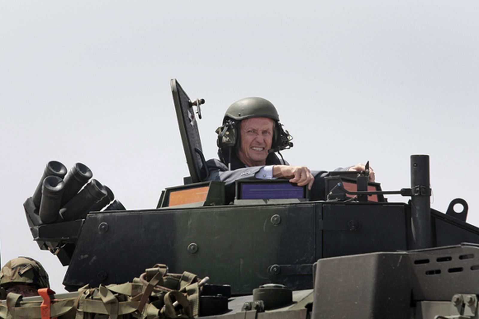 Morenés descarta "por ahora" nuevos encargos para Navantia