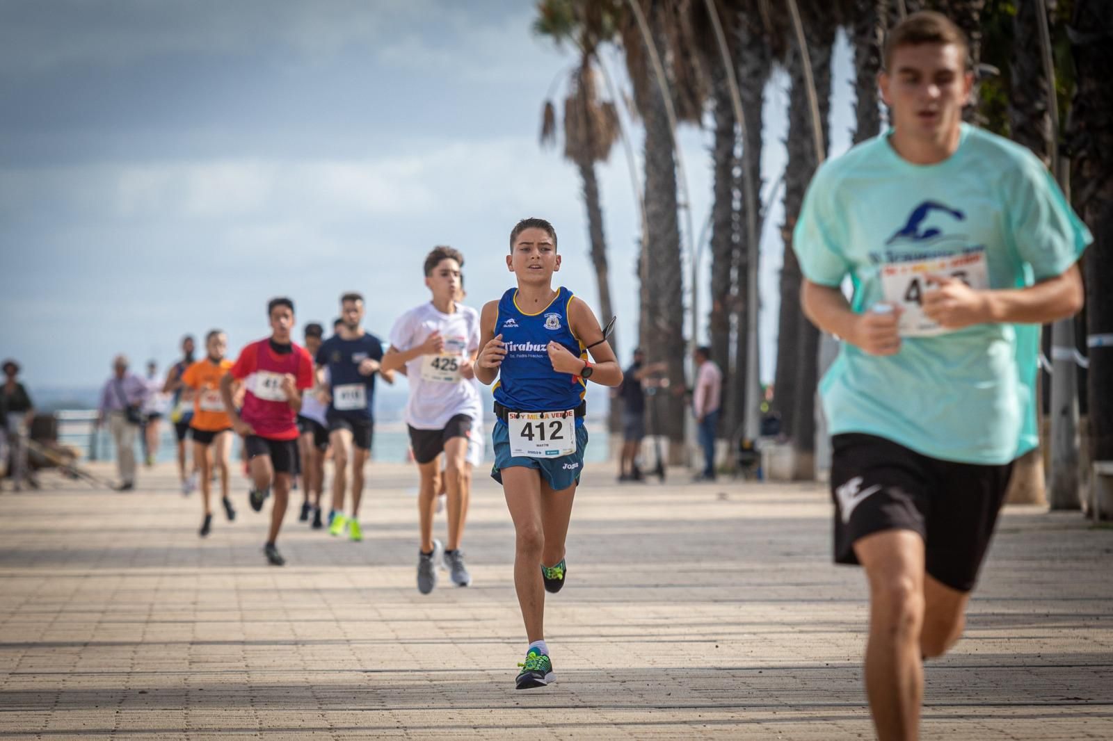 Imágenes: Cádiz vive la carrera solidaria de la Milla Verde