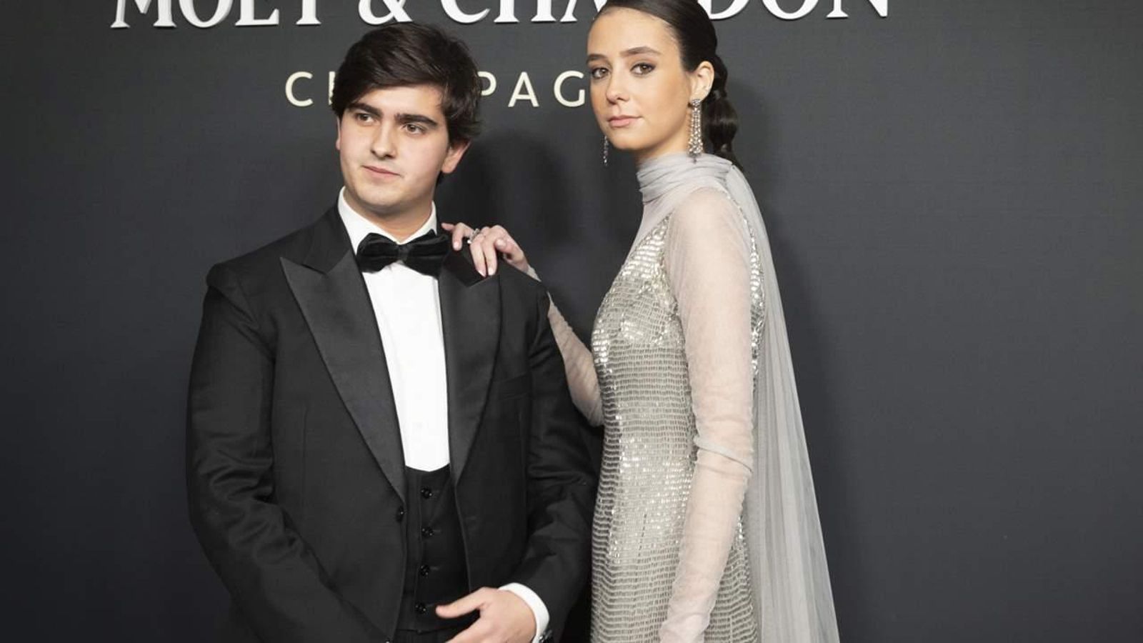 Con su novio, Jorge Bárcenas, en el 'photocall' de la fiesta de Moet & Chandon.