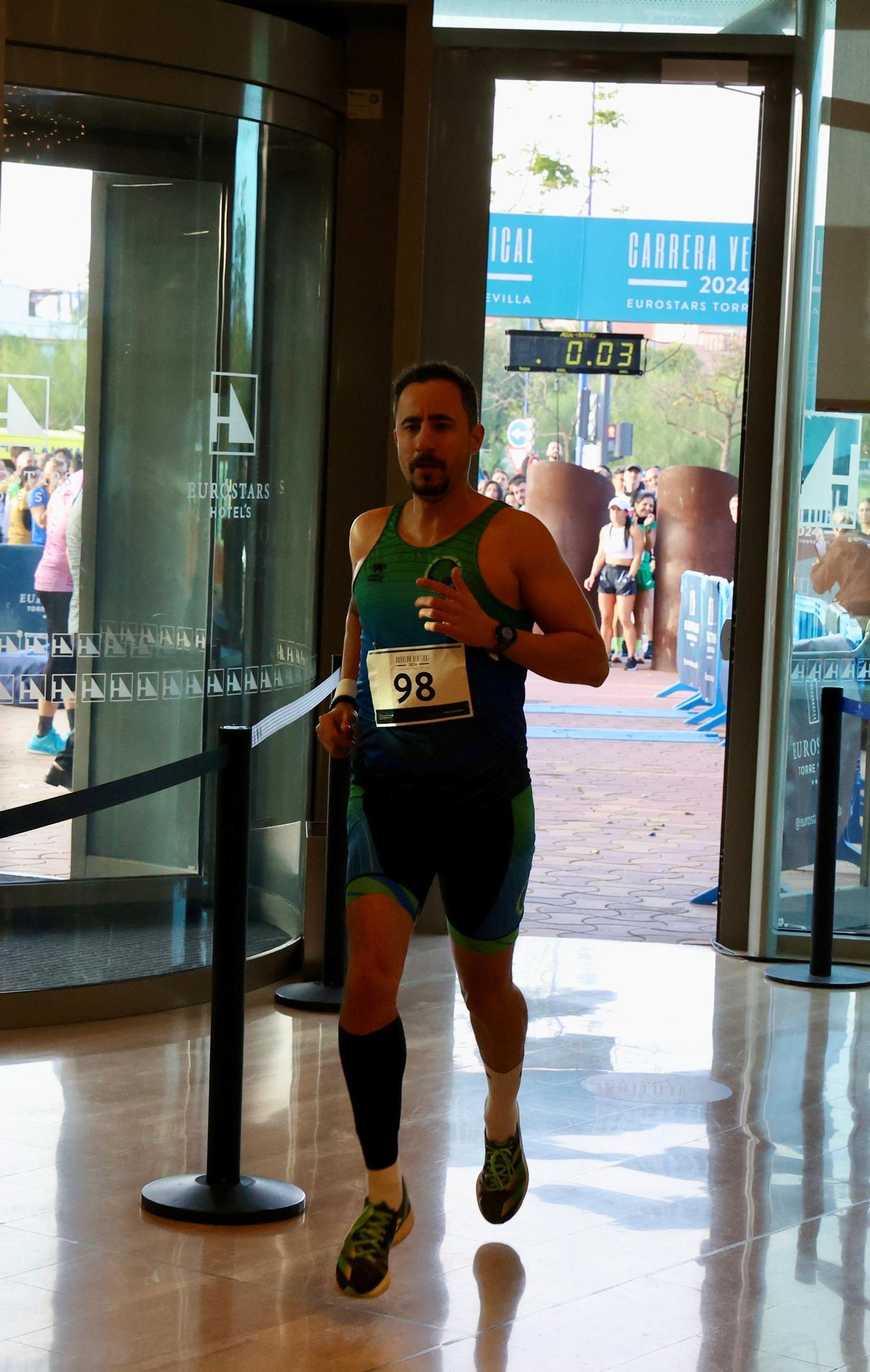 Las fotos de la Carrera Vertical en Torre Sevilla