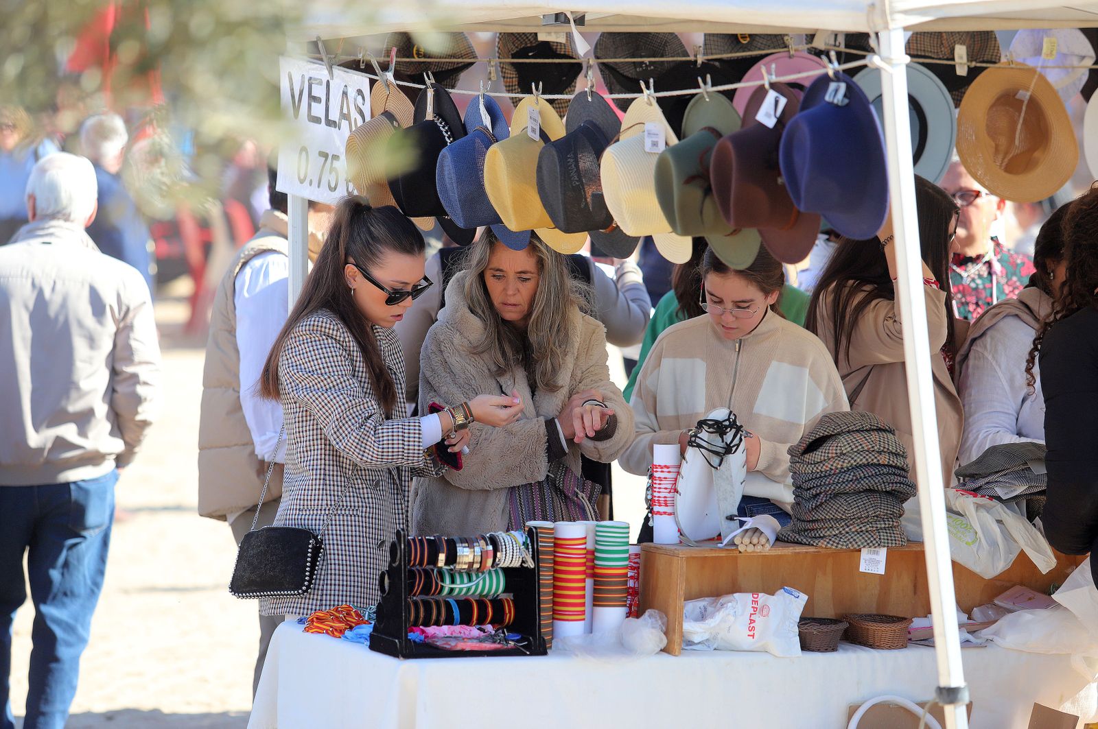 Imágenes del ambiente previo a la celebración de la Candelaria en El Rocío