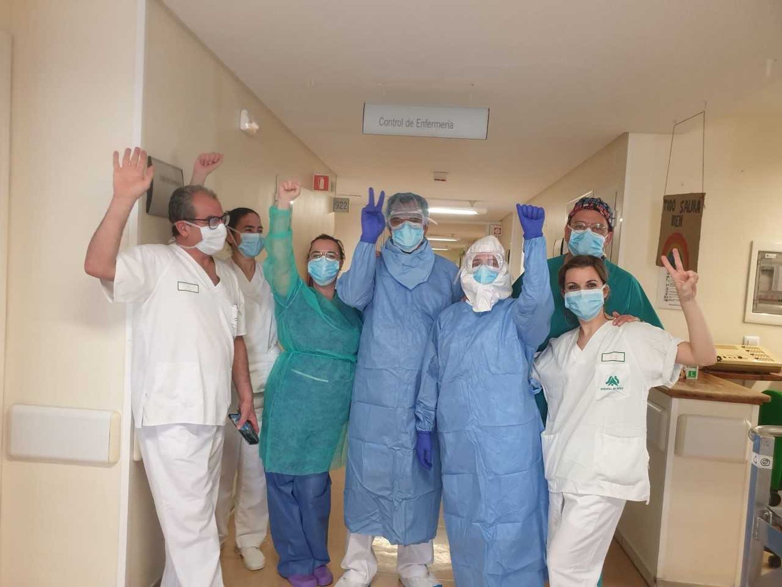 Miembros del equipo de la Unidad de Infecciosos del hospital.