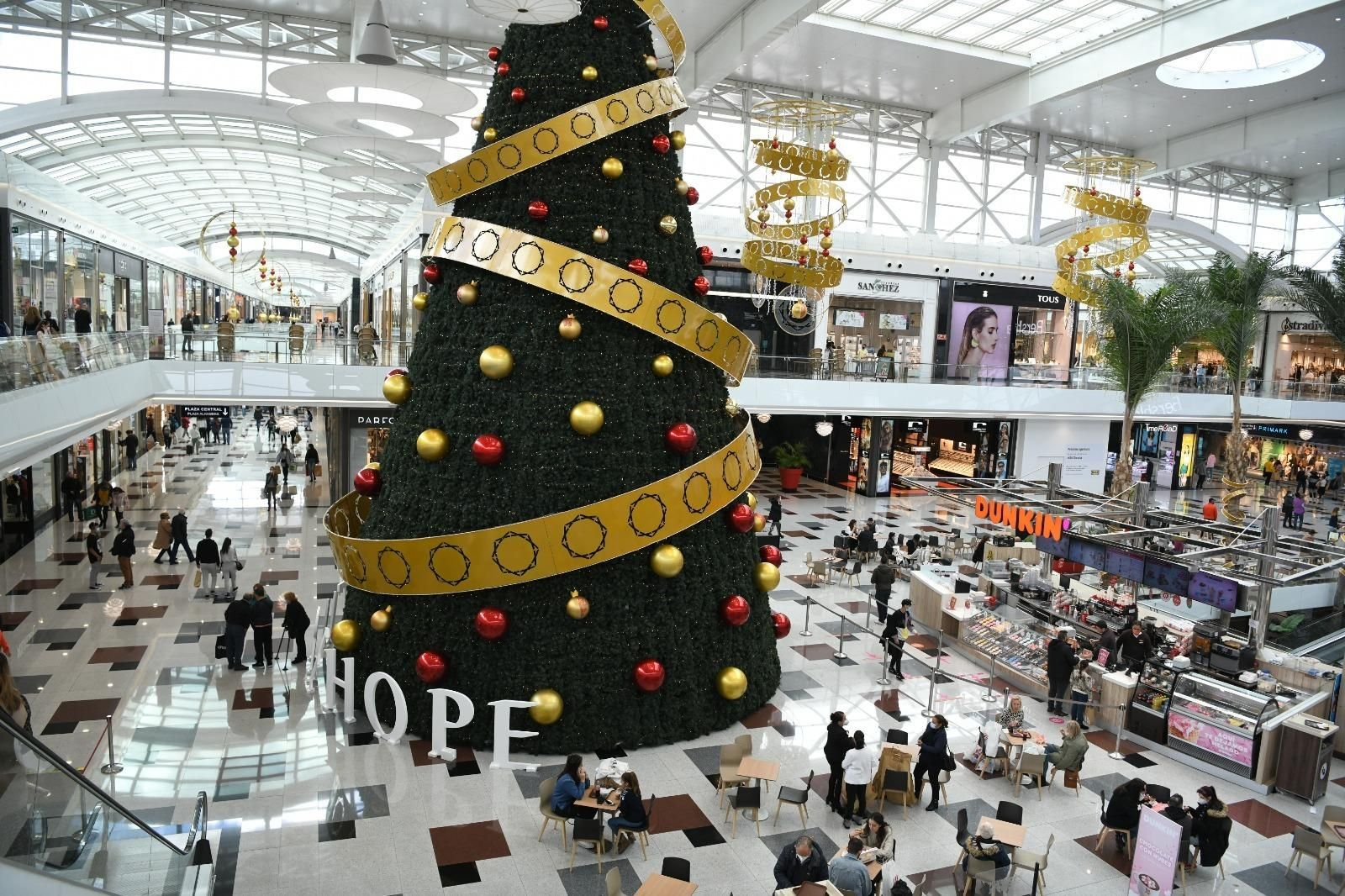 Así ha sido la primera mañana de los centros comerciales de Granada con la nueva movilidad
