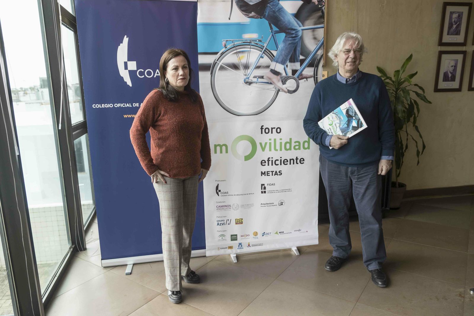 Cristina Murillo, decana del Colegio de Arquitectos, y el arquitecto Antonio Barrionuevo en la presentación del Foro Metas este miércoles.
