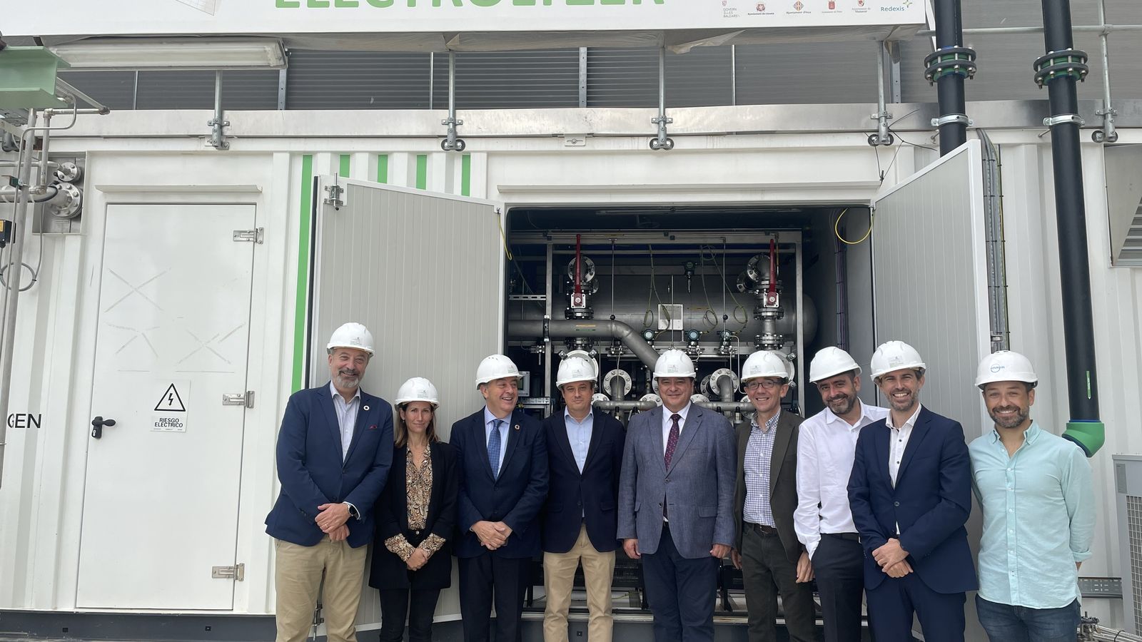 Visita del Ayuntamiento de Huelva a la primera planta de hidrógeno verde de España.