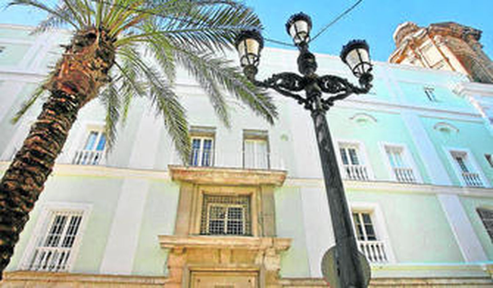 Fachada de la Residencia de Ancianos de San Juan de Dios.