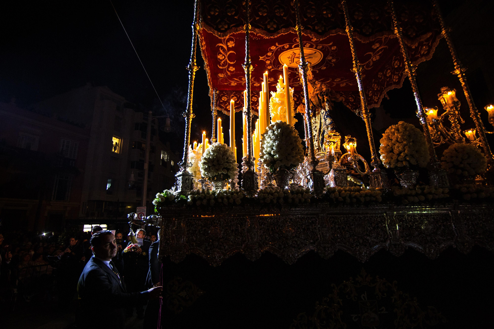 Madrugada de Viernes Santo en San Fernando: Las imágenes del Nazareno