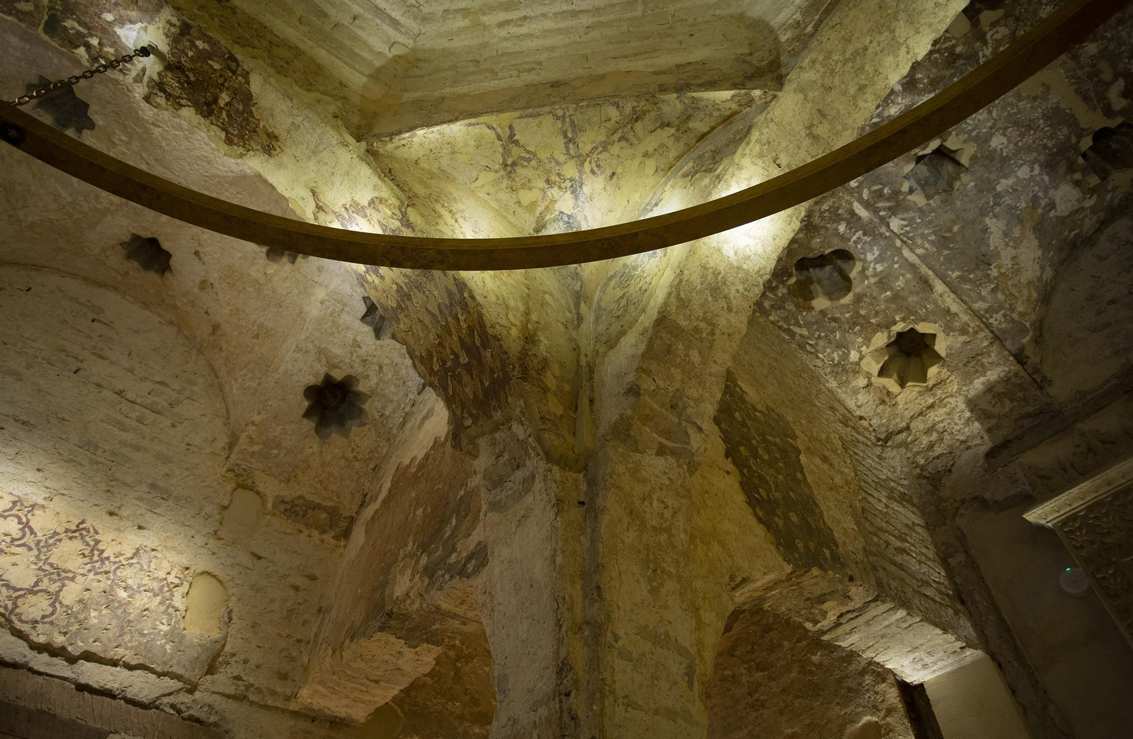 Los baños árabes del bar Giralda, en imágenes