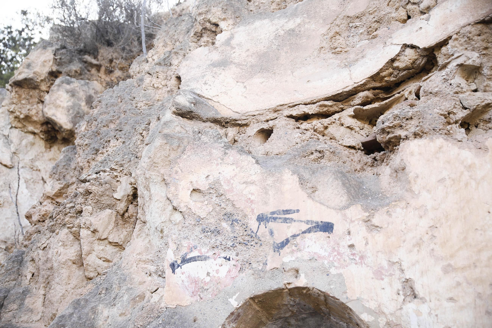 Imágenes de los refugios de la guerra civil descubierto en el barrio de Las Trincheras