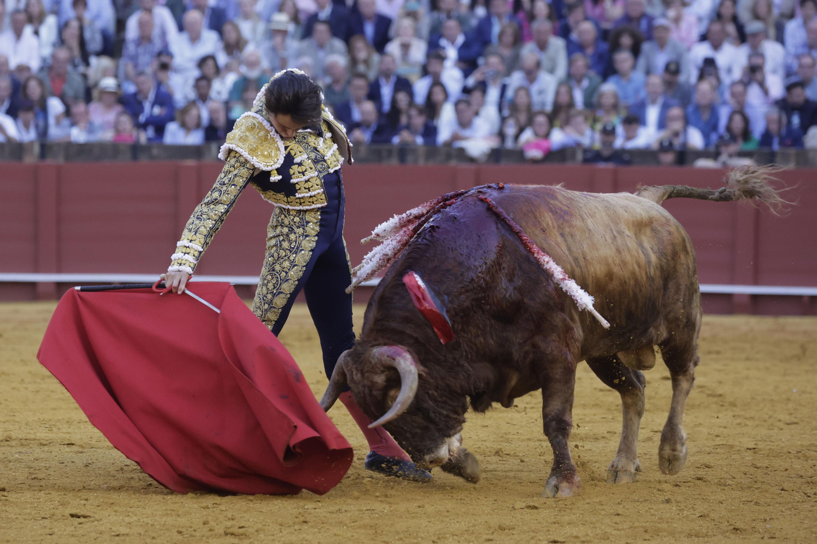 Las imágenes de la quinta corrida de abono en la Maestranza de Sevilla