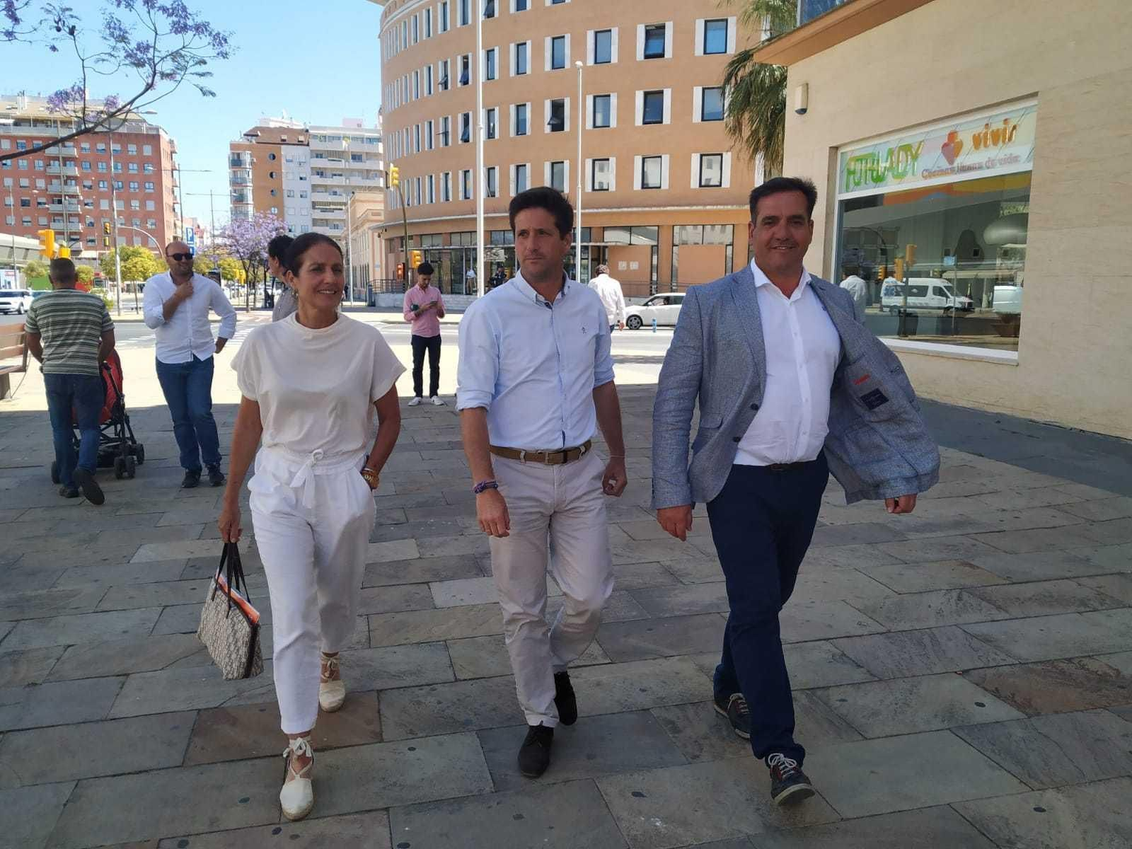 Guillermo García de Longoria junto a Nestor Santos.