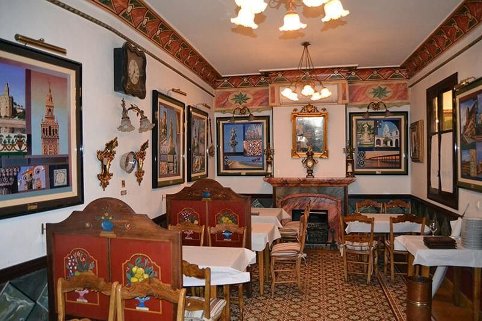 Vino bueno de la tierra  y unas tapas exquisitas le han granjeado el favor del público local y de fuera de Córdoba