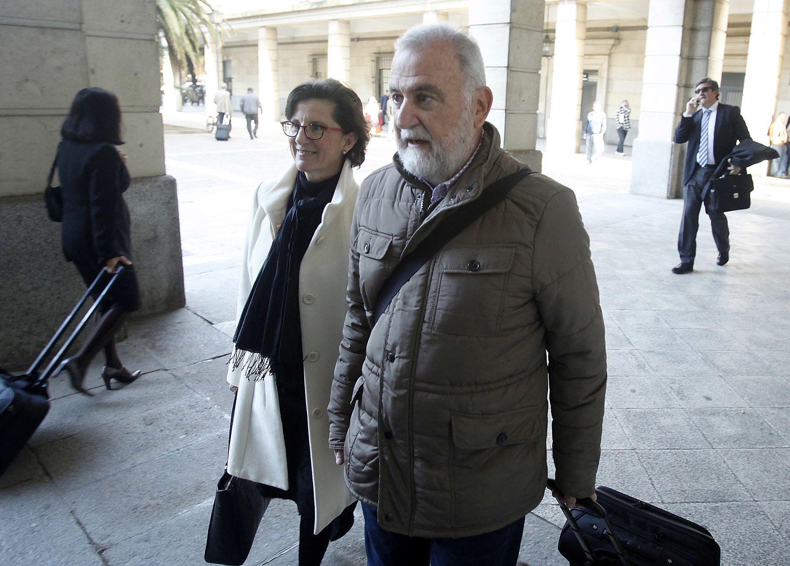El ex primer teniente de alcalde Antonio Rodrigo Torrijos llega a los juzgados.