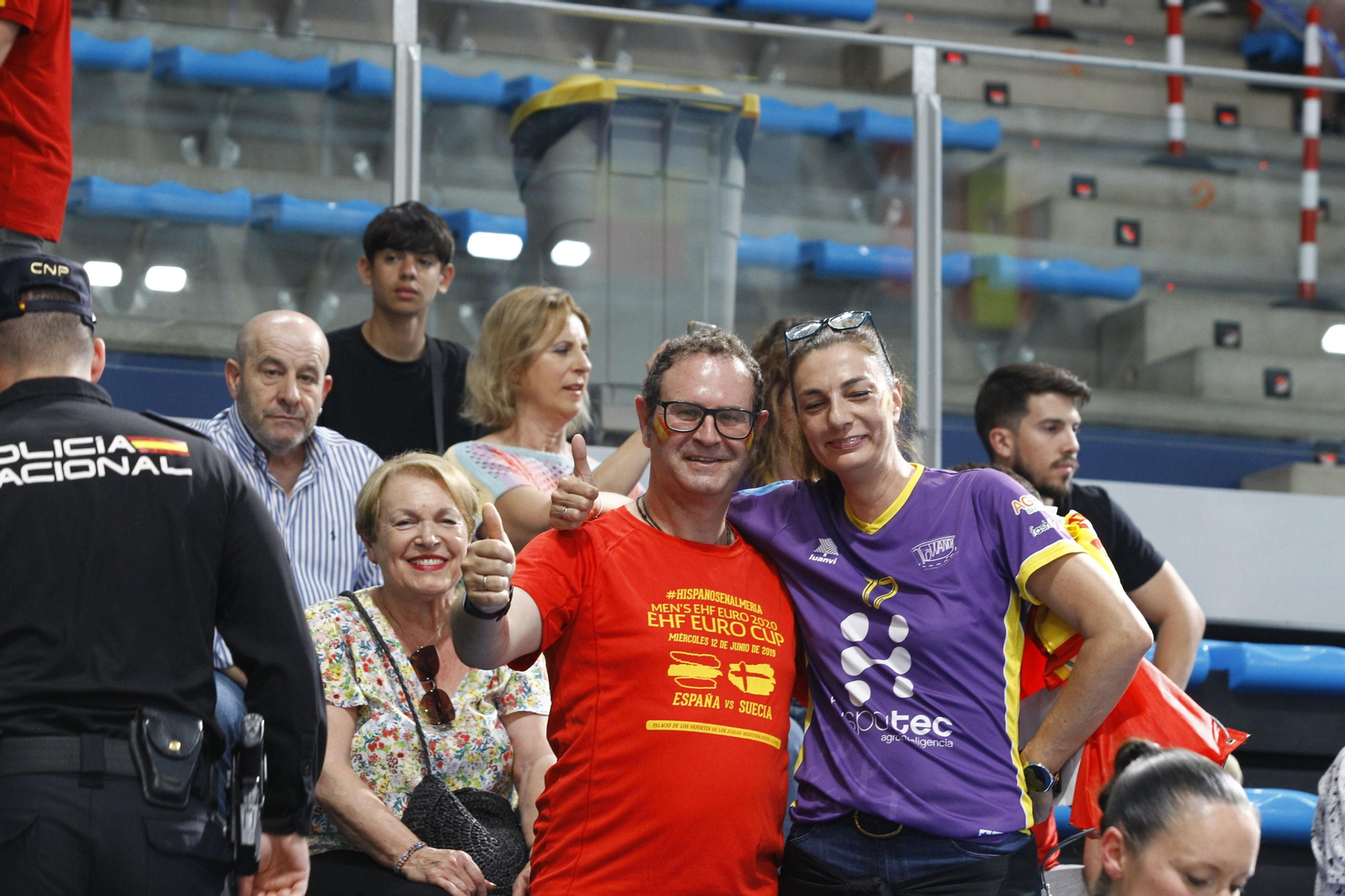 Imágenes del España-Dinamarca de la EHF Euro Cup de balonmano, en Almería