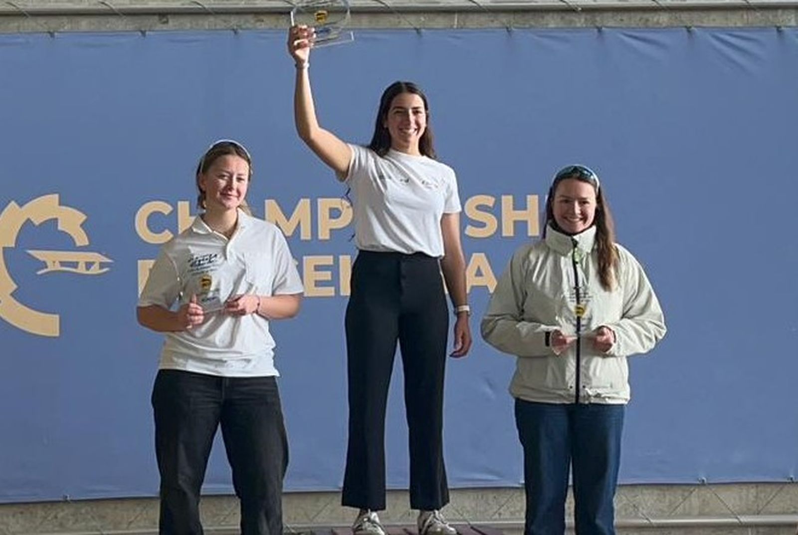 Sol López en lo más alto del podio.