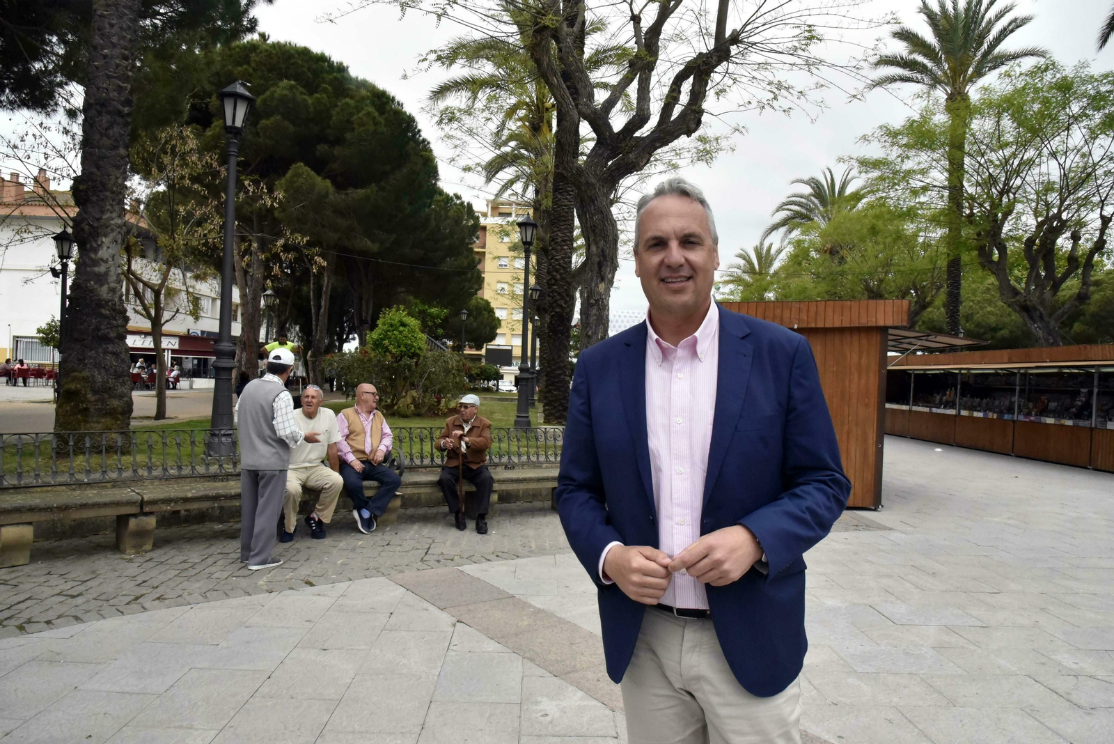 Juan Carlos Ruiz Boix, en la Alameda de San Roque. Juan Carlos Ruiz Boix, en la Alameda de San Roque.