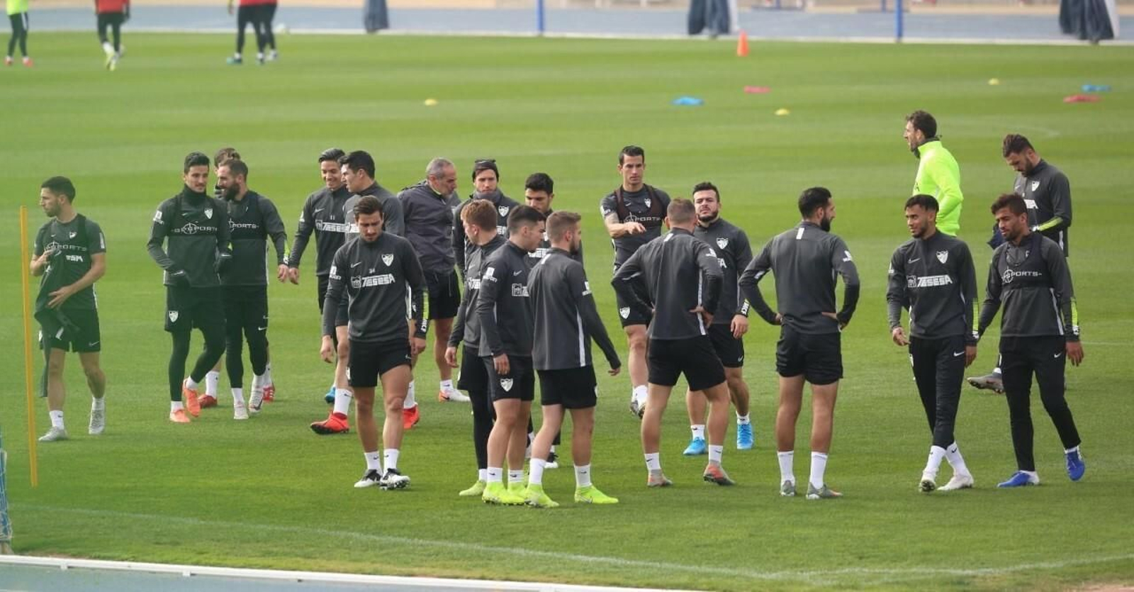 El Málaga se entrena sin Víctor