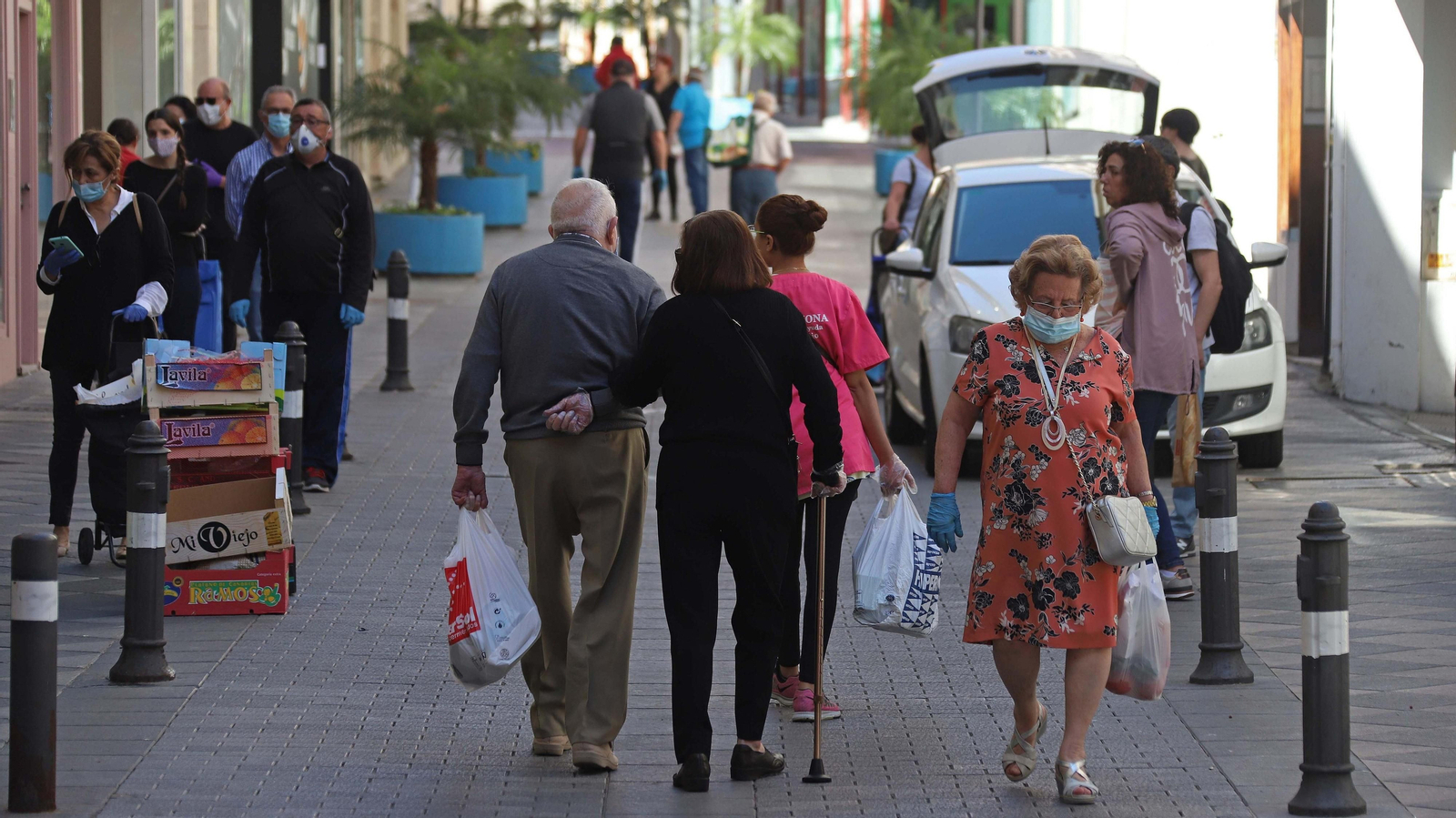 Deportistas y mayores vuelven a la calle en Algeciras