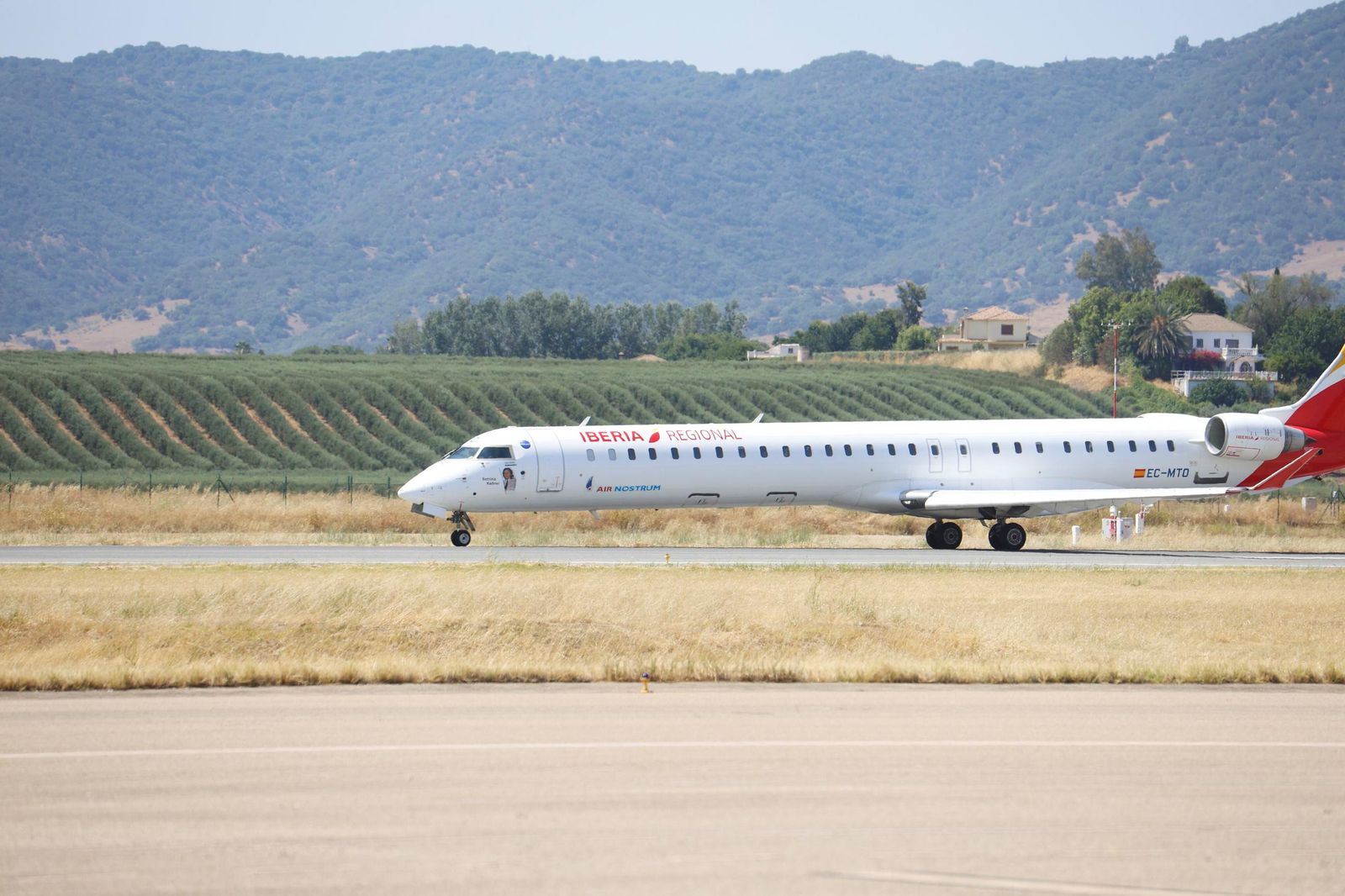 Los primeros vuelos comerciales en el aeropuerto de Córdoba, en fotografías