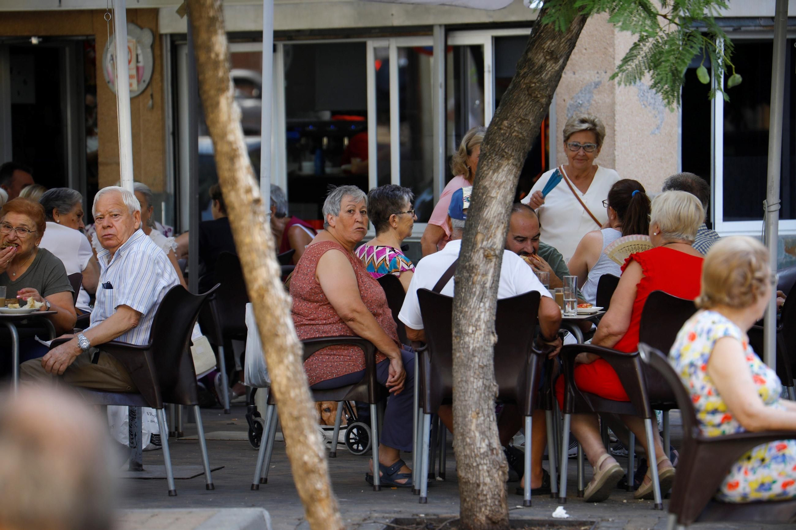 Un paseo por el barrio de Fátima una mañana de verano en Córdoba, en imágenes