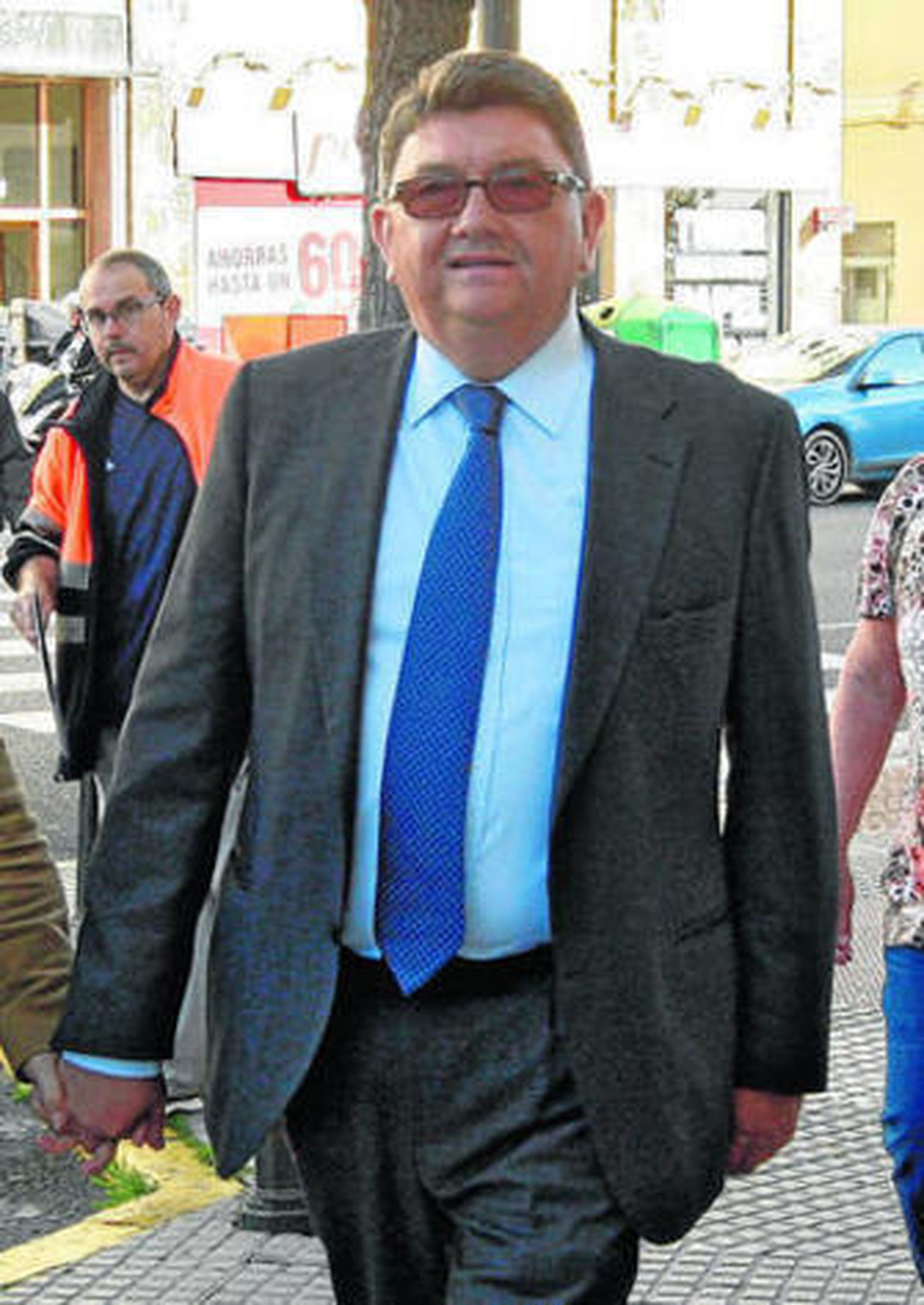Lorenzo Sánchez, llegando a las puertas de la Audiencia Provincial de Cádiz.