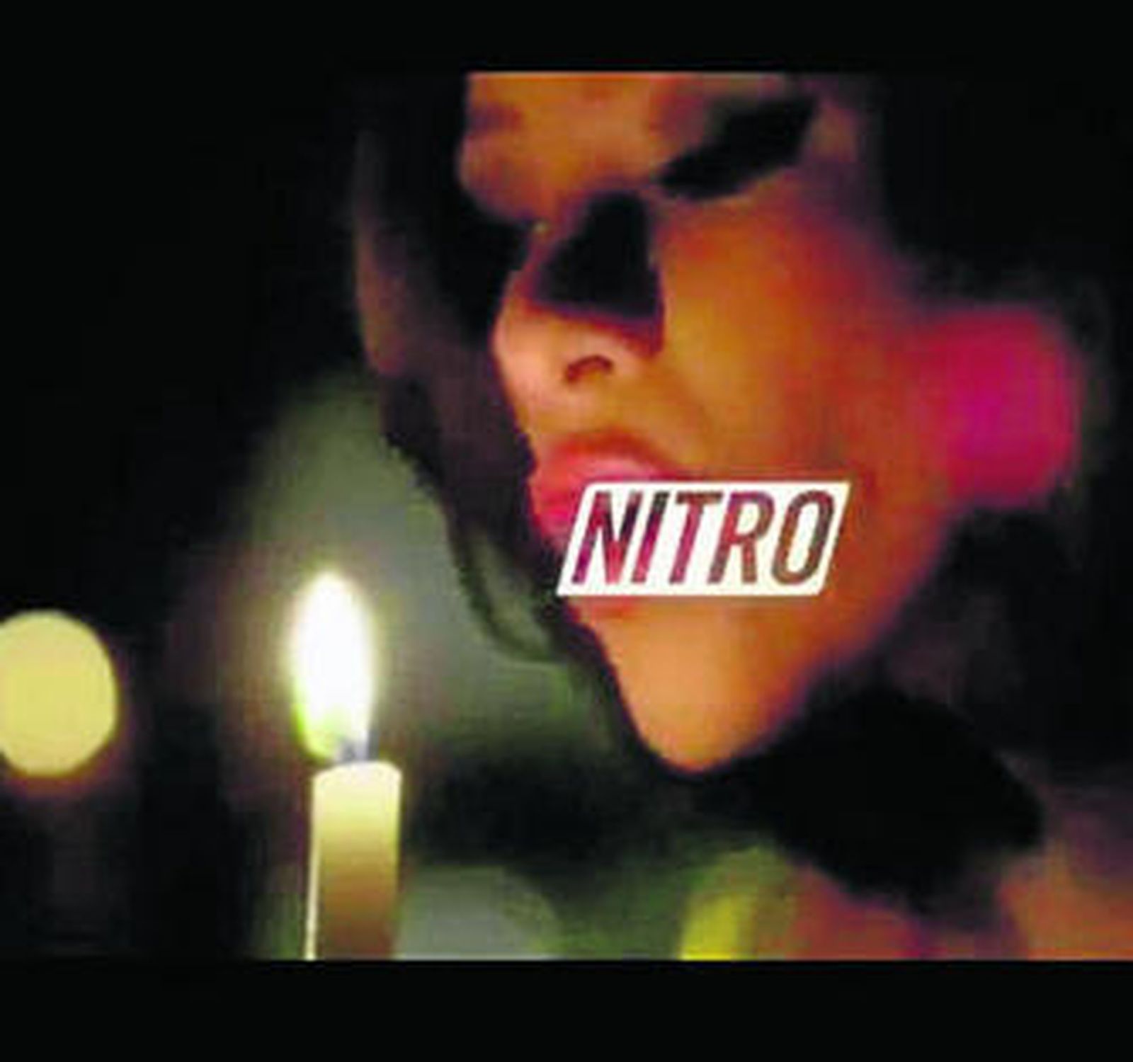 Una captura del vídeo en el que se apaga la vela que simboliza a Nitro.