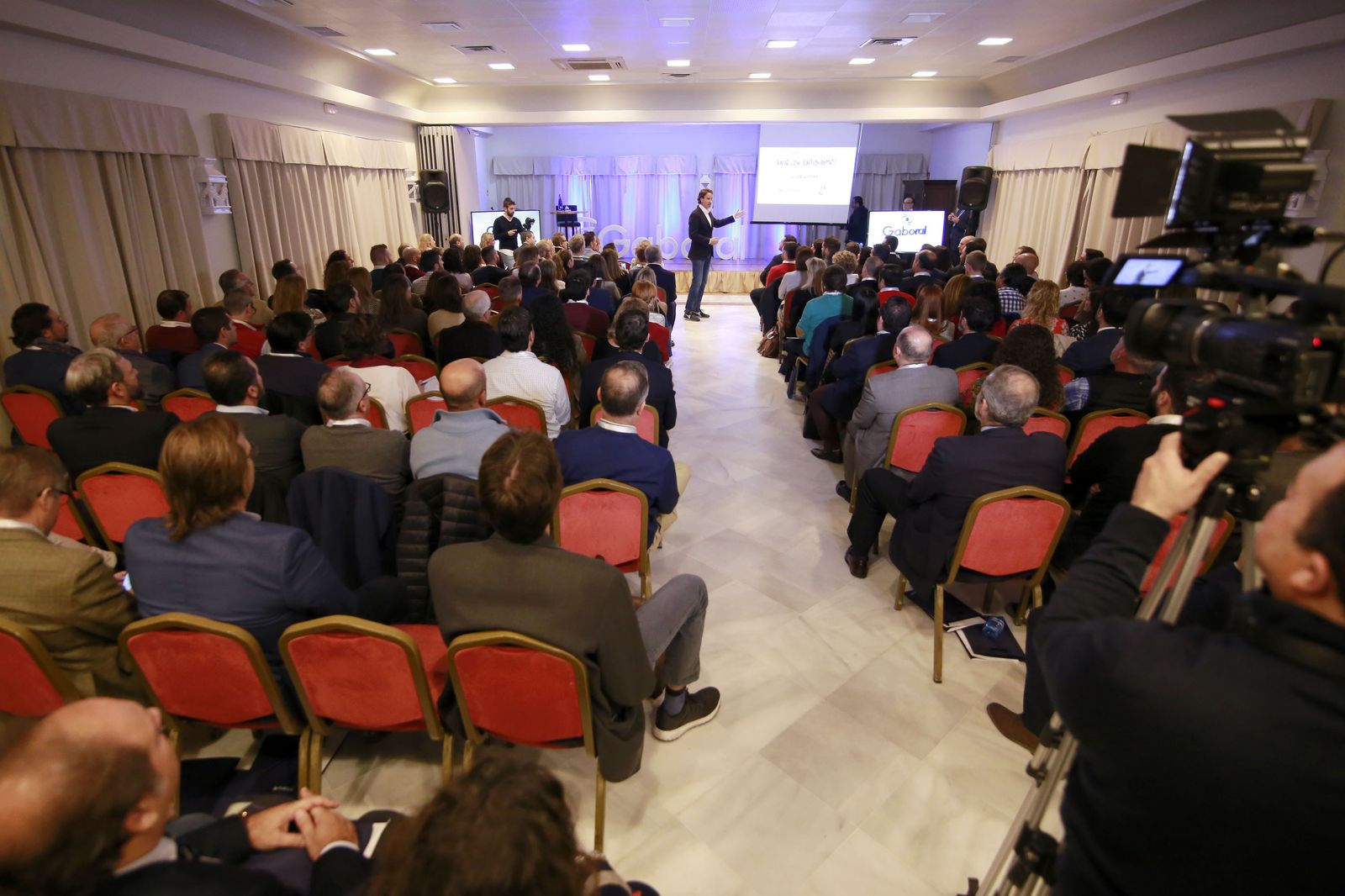 Gaboral organiza una conferencia de Víctor Küppers en Hotel Jerez