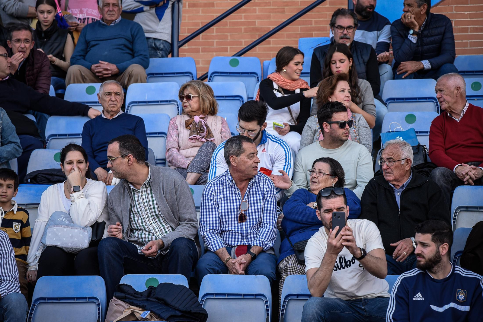 Imágenes de la afición en el Recreativo - Granada