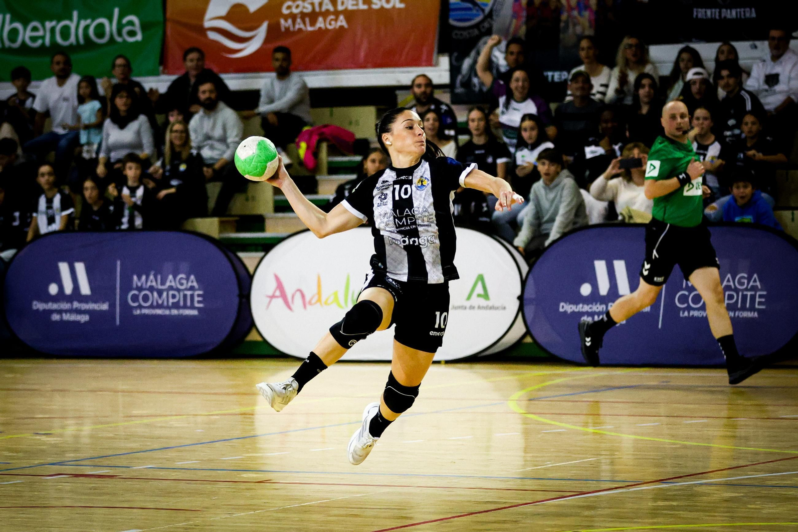 El Costa del Sol Málaga avanza a octavos de EHF European Cup (27-19)