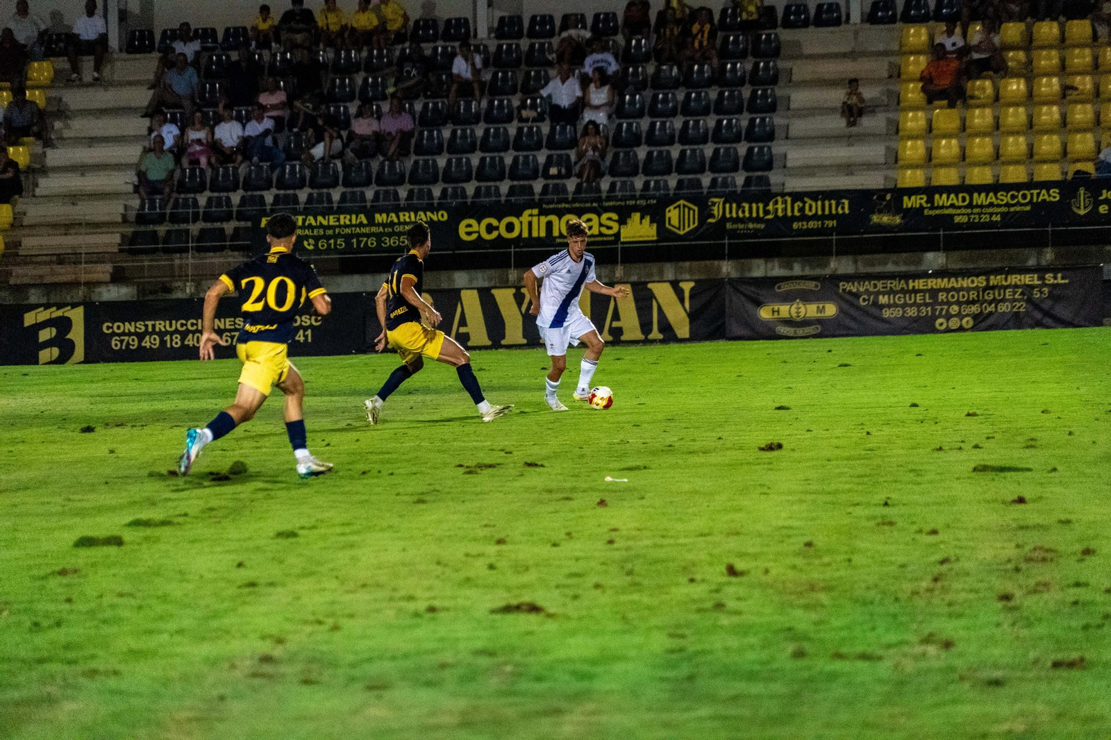Imágenes del partido AD Merida - Recreativo de Huelva del Trofeo de la Bella