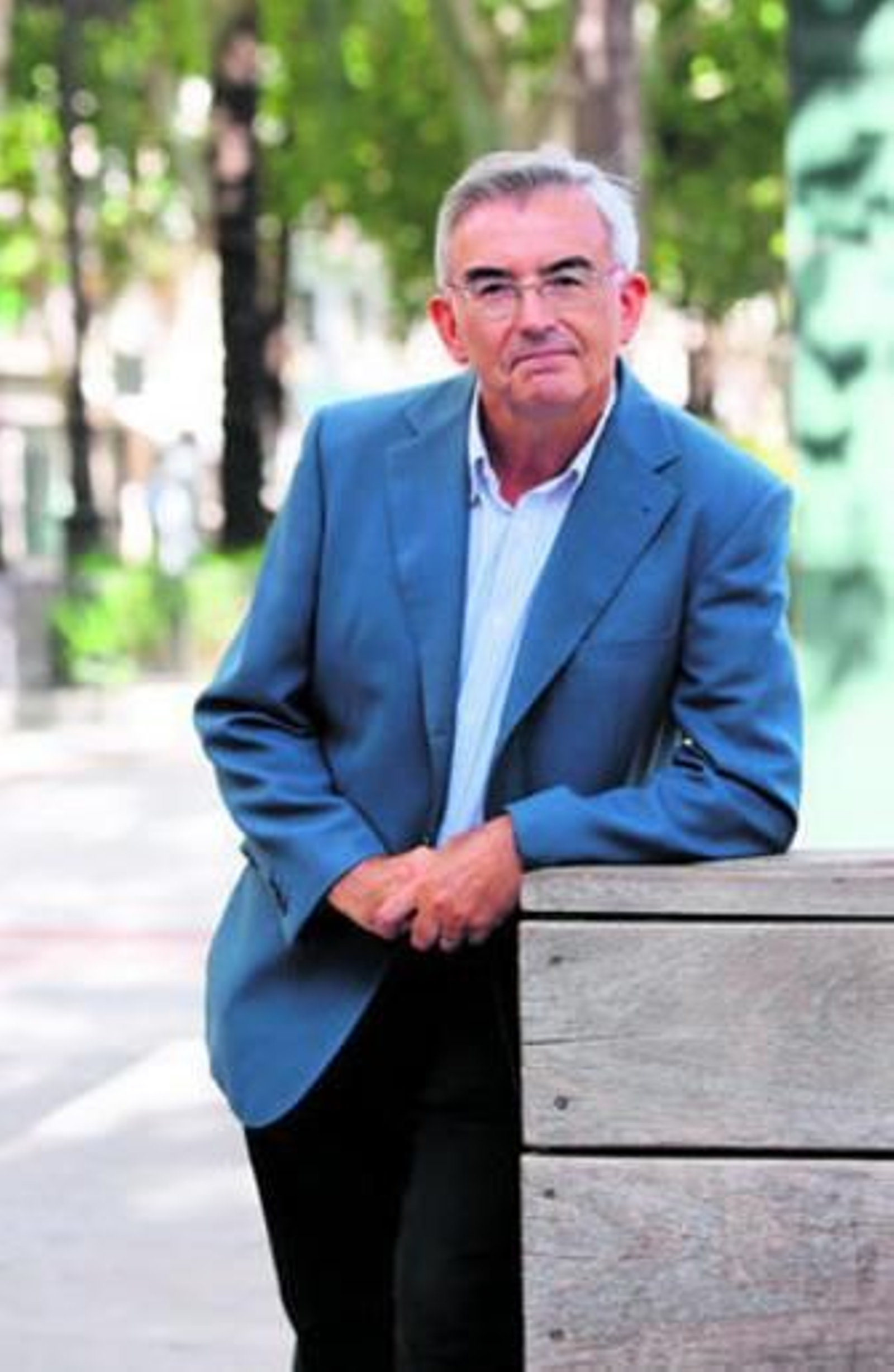 "Mi novela homenajea a Roth y reflexiona sobre lo que aparentamos y no somos"