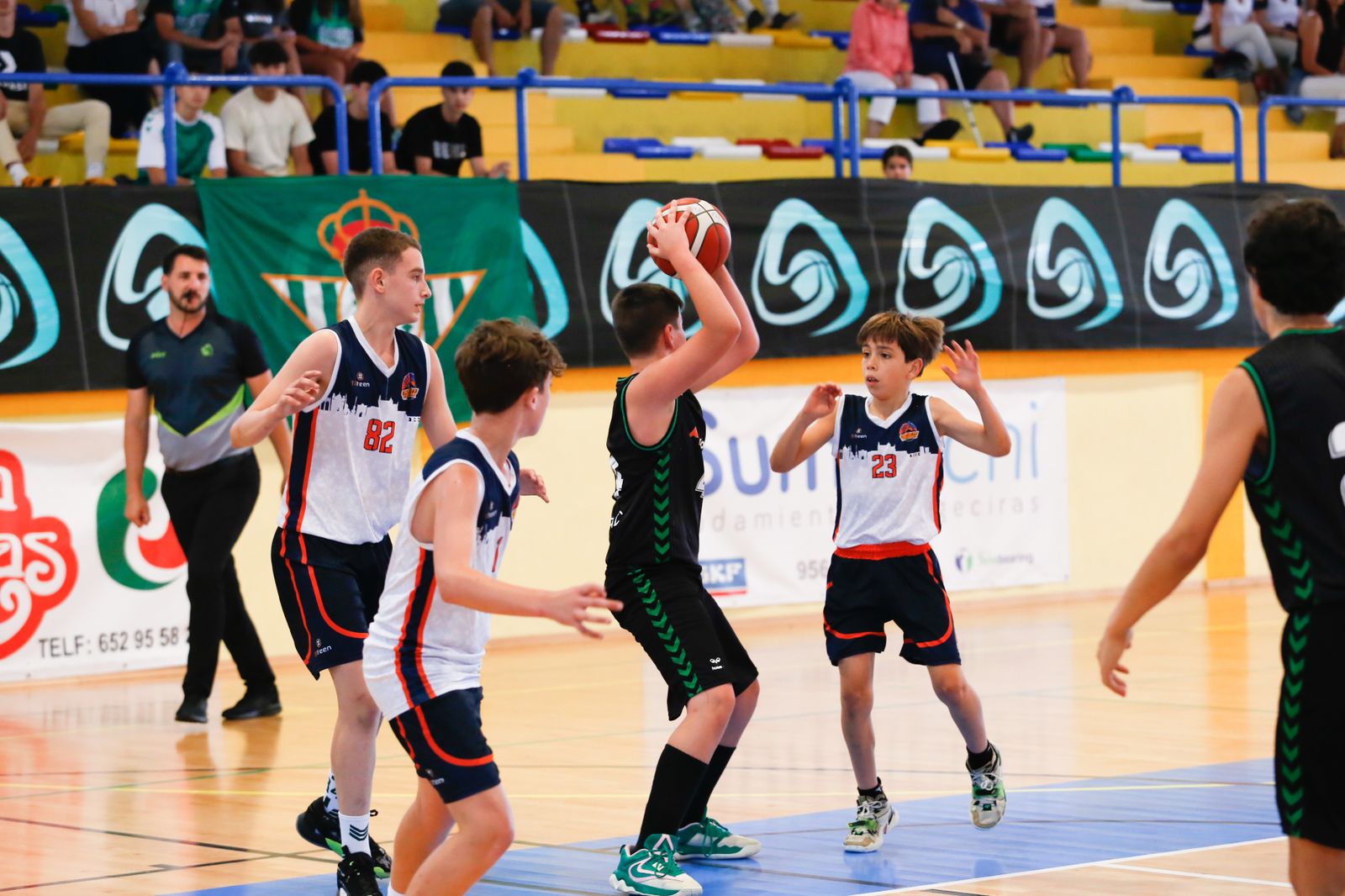 Las fotos de la penúltima jornada del Cadeba mini-masculino de La Línea
