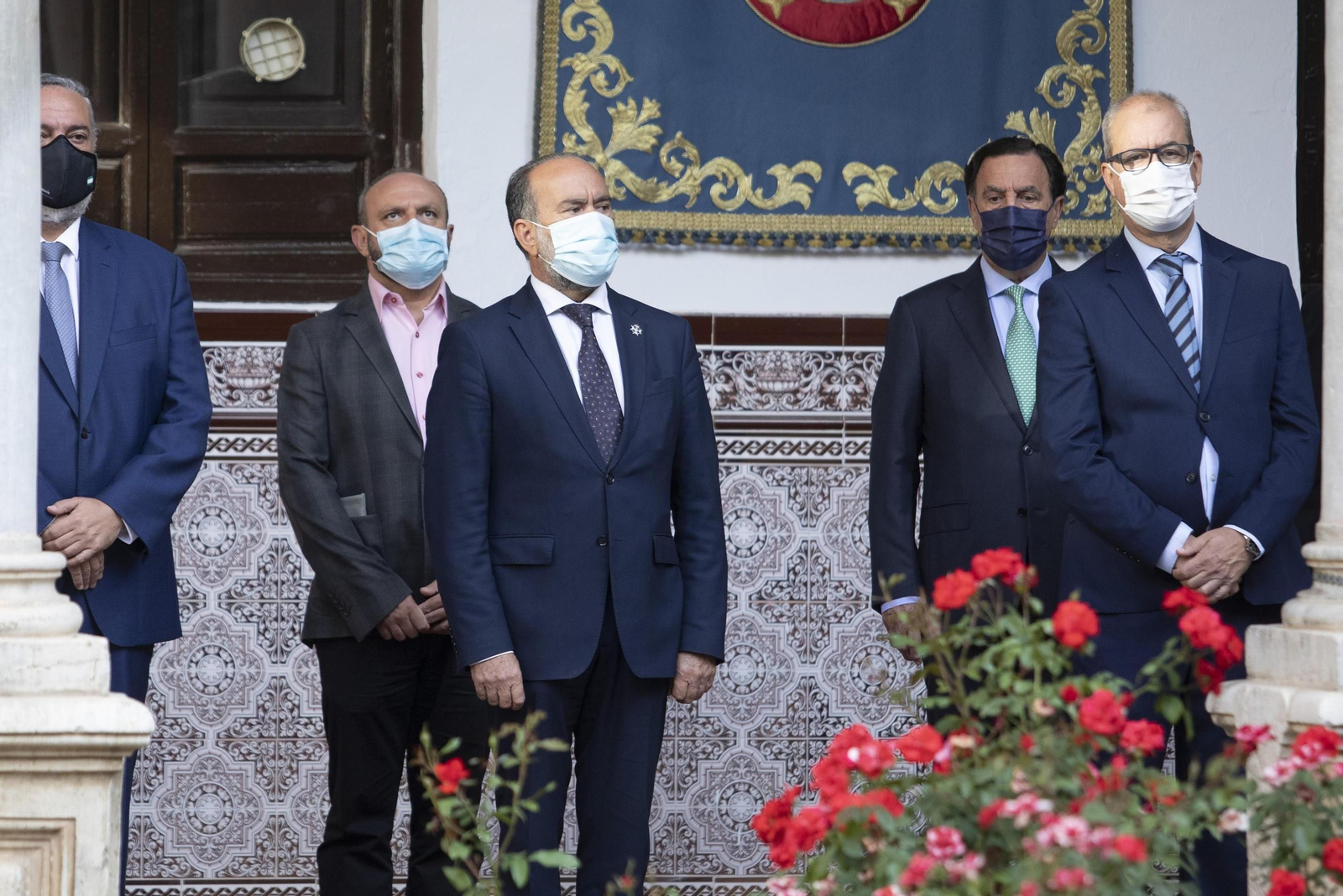 Fotos: la fiesta nacional se celebra en el Madoc de Granada con el izado de la bandera