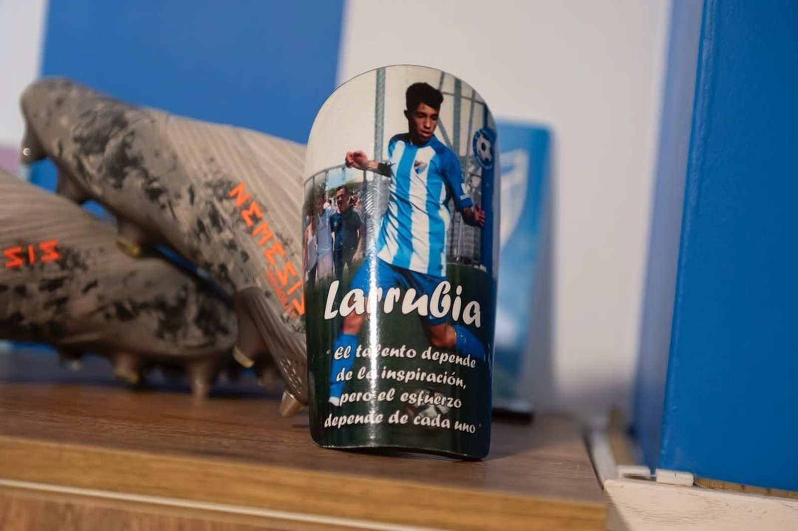 David Larrubia, en  su renovación con el Málaga CF