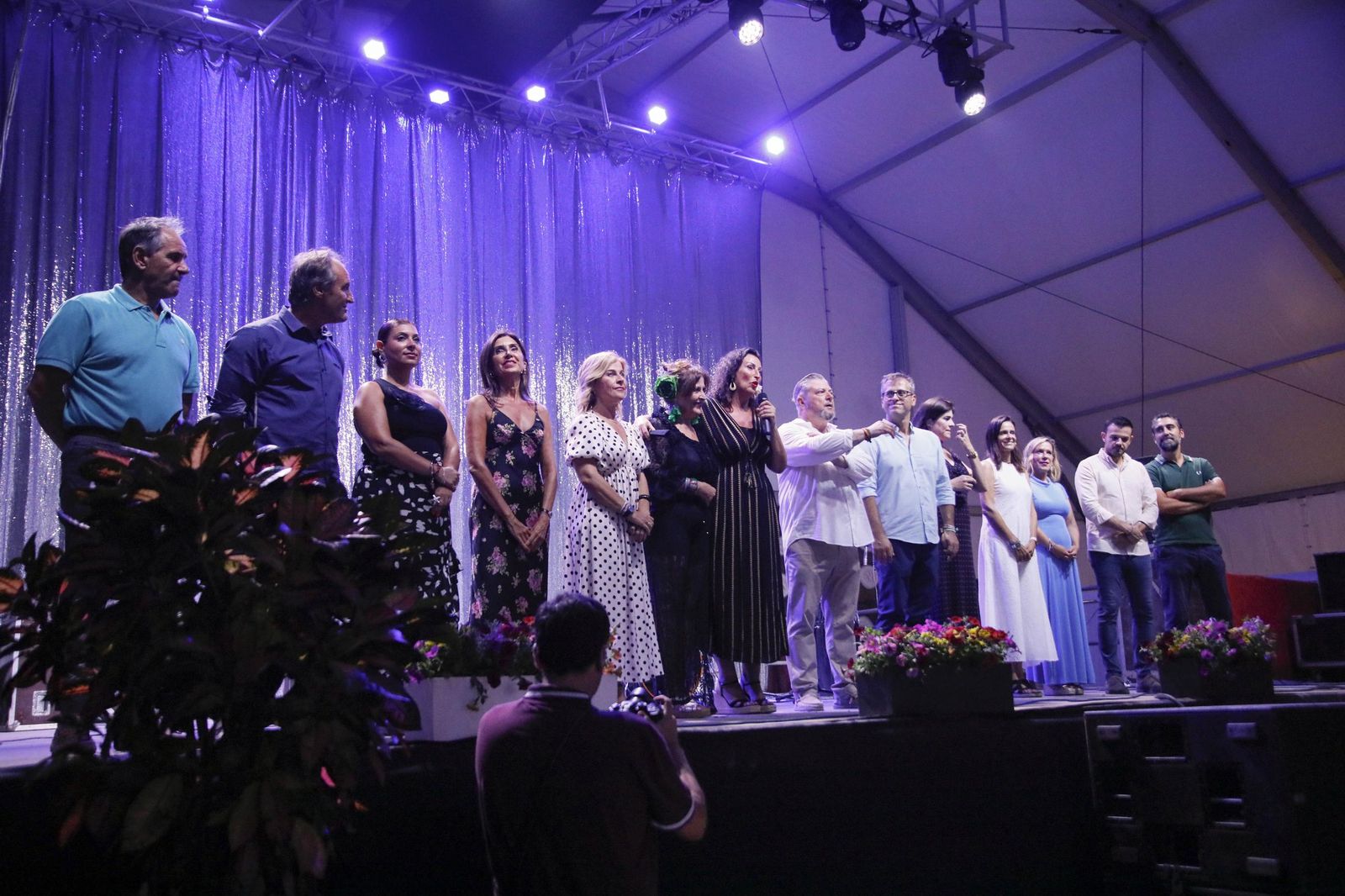 Las mejores imágenes del homenaje a los mayores en la caseta municipal de Almería