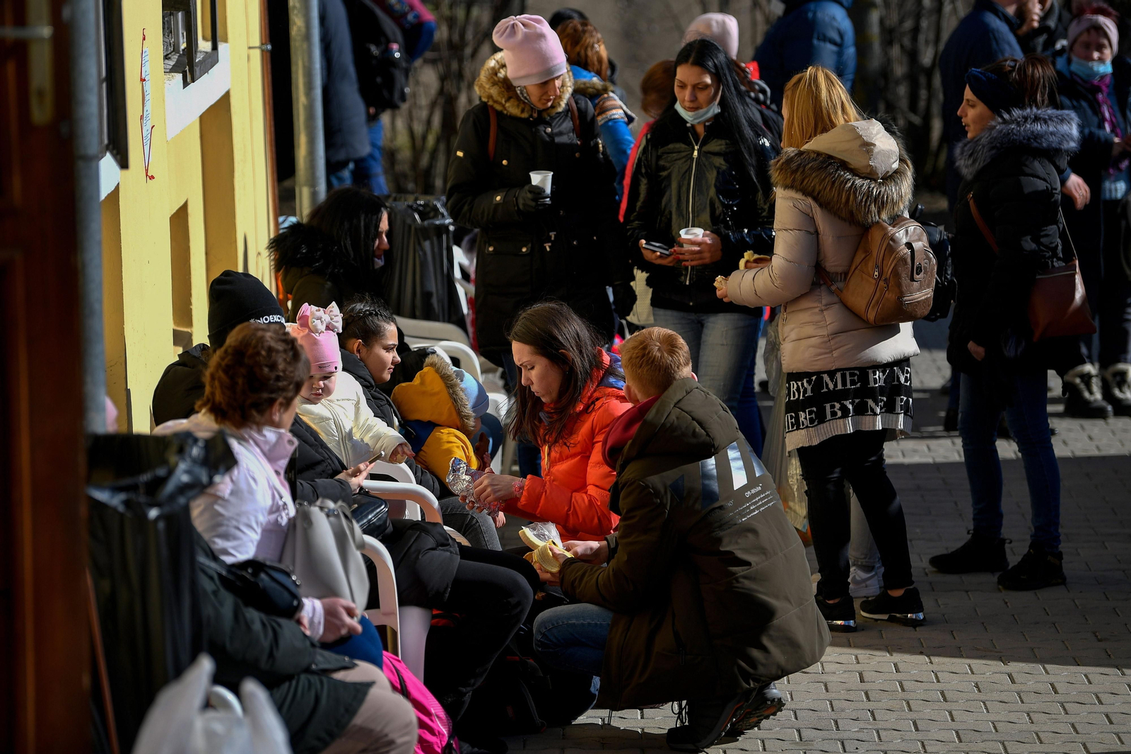 Refugiados ucranianos llegan a Hungría