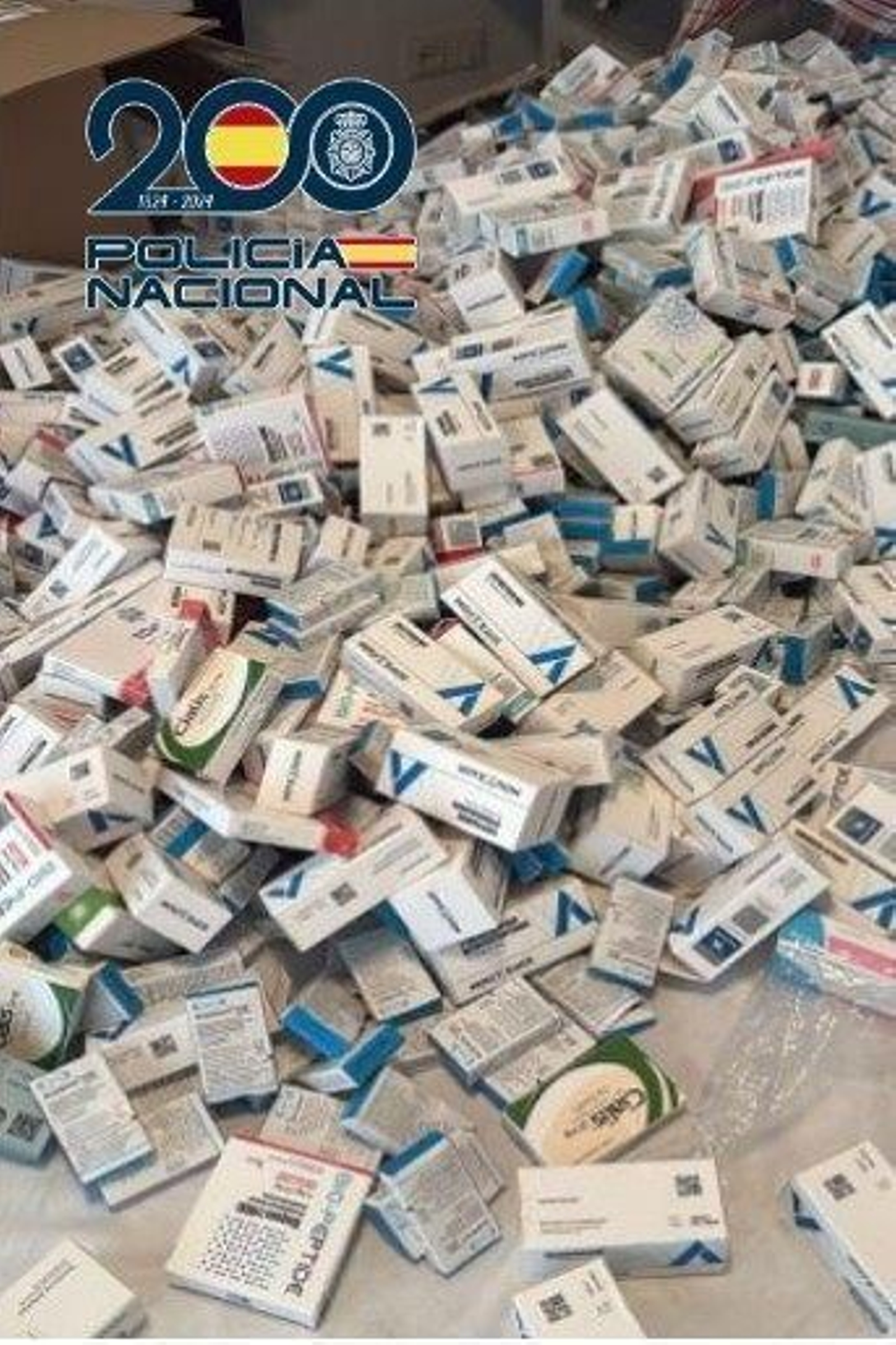 Los envases de anabolizantes que pretendían introducir en el mercado e intervenidos por la Policía Nacional.