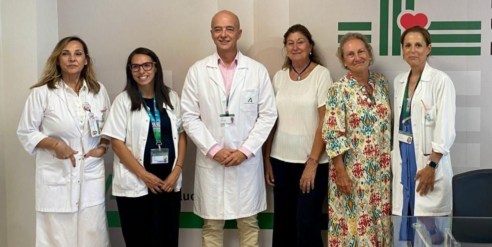 Reunión entre responsables del Hospital Reina Sofía y de la Fundación Contigo Siempre.