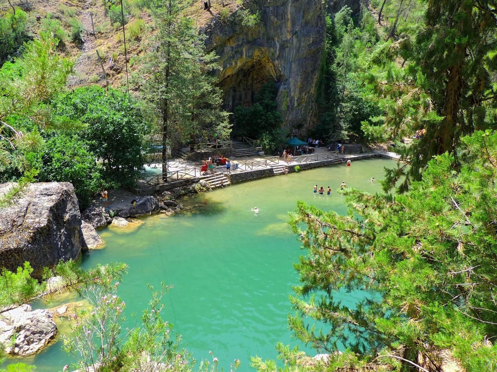 Las cascadas del Charco del Aceite son un spa natural en la Sierra de las Villas.