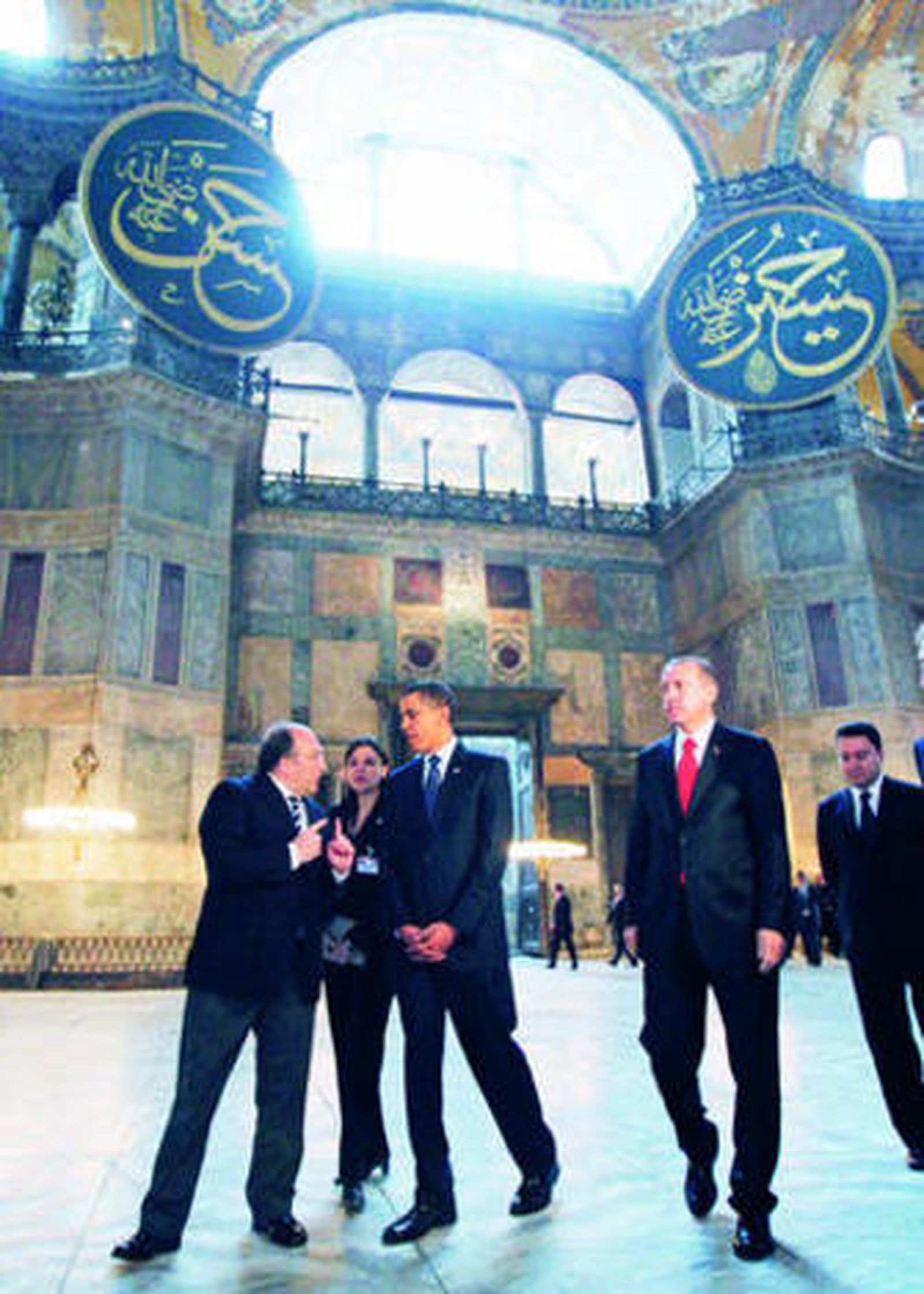 Obama, durante su visita a Santa Sofía en Estambul.
