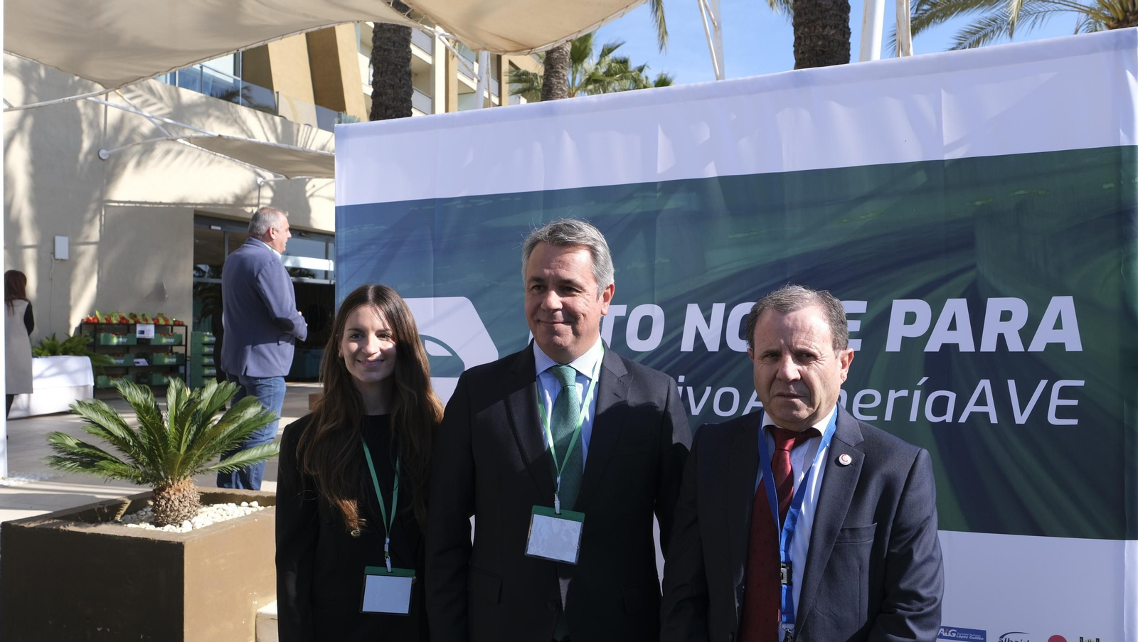 Fotogalería acto reivindicación del AVE en Vera. Almería